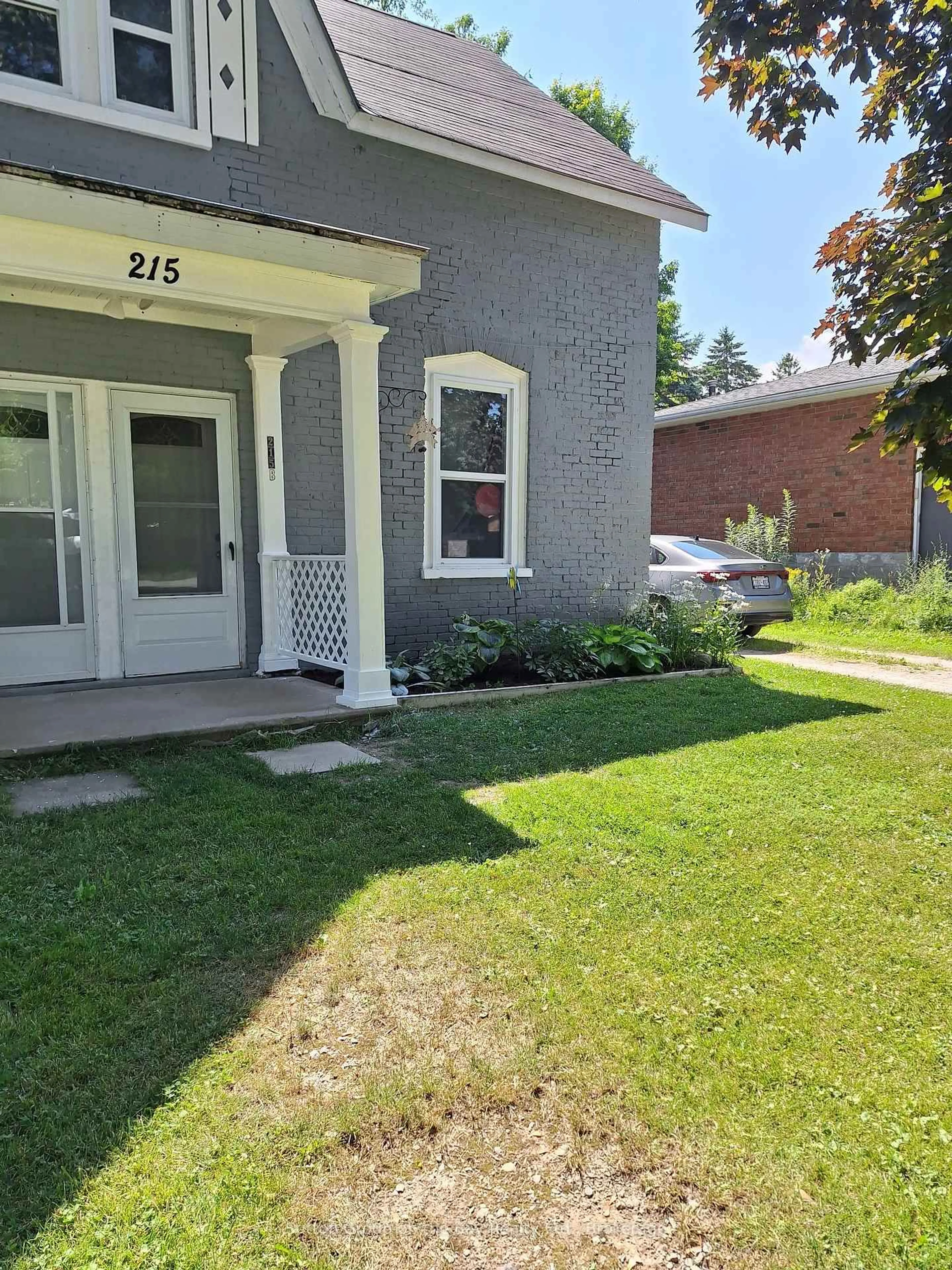 Unknown for 215 Cedar St, Clearview Ontario L0M 1S0