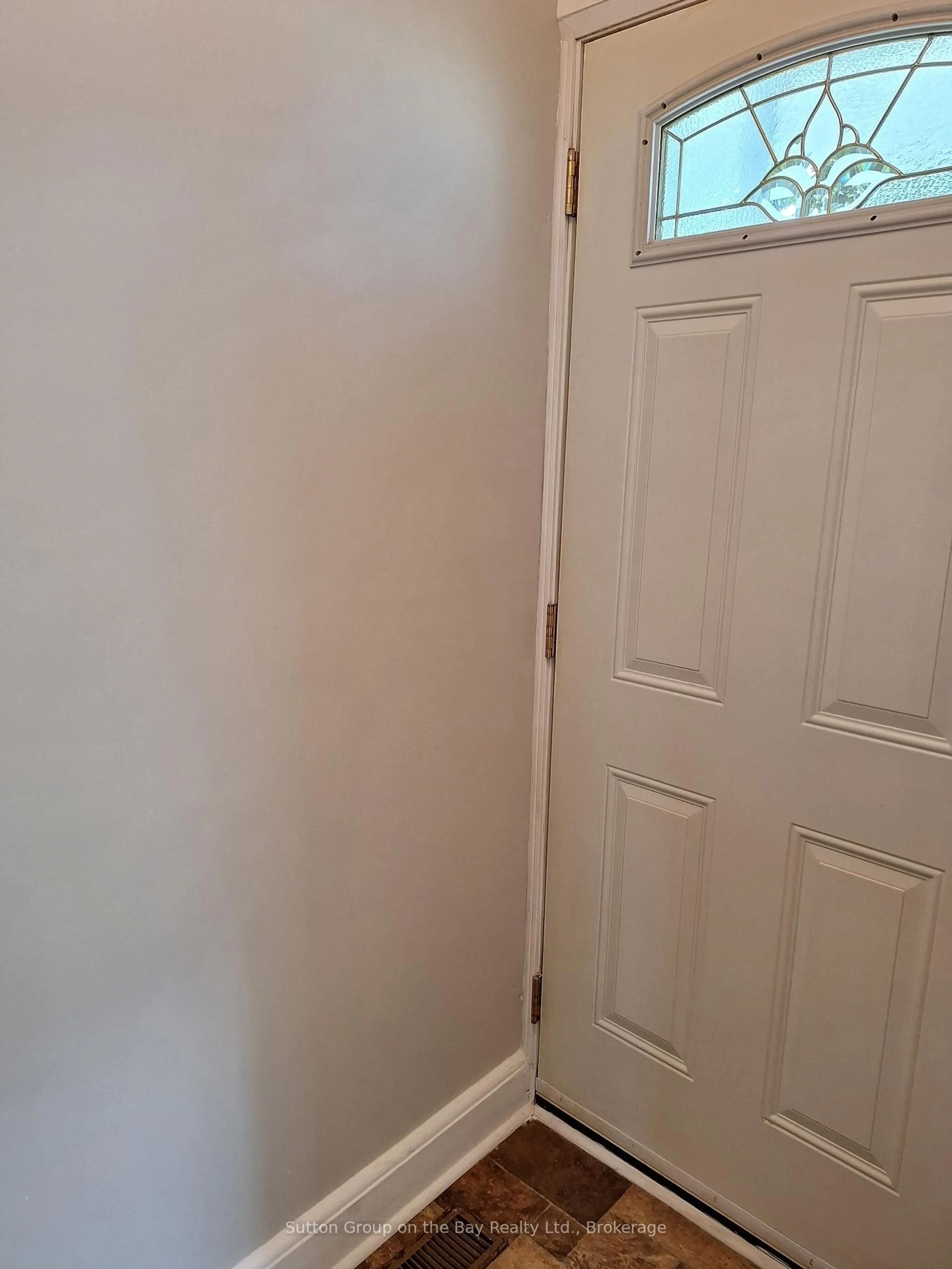 Unknown for 215 Cedar St, Clearview Ontario L0M 1S0