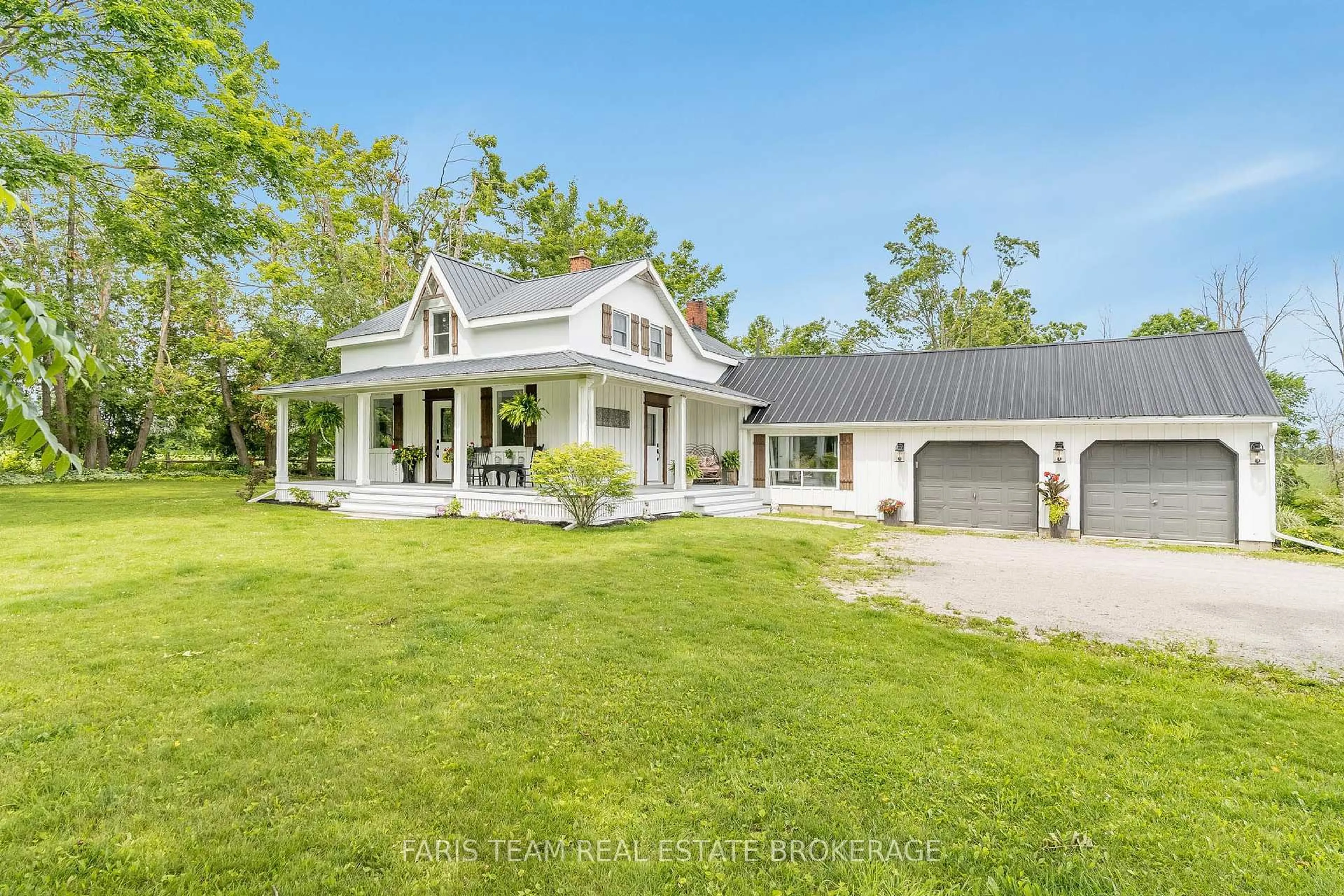 A pic from outside/outdoor area/front of a property/back of a property/a pic from drone, unknown for 2462 Ridge Rd, Oro-Medonte Ontario L0L 1T0