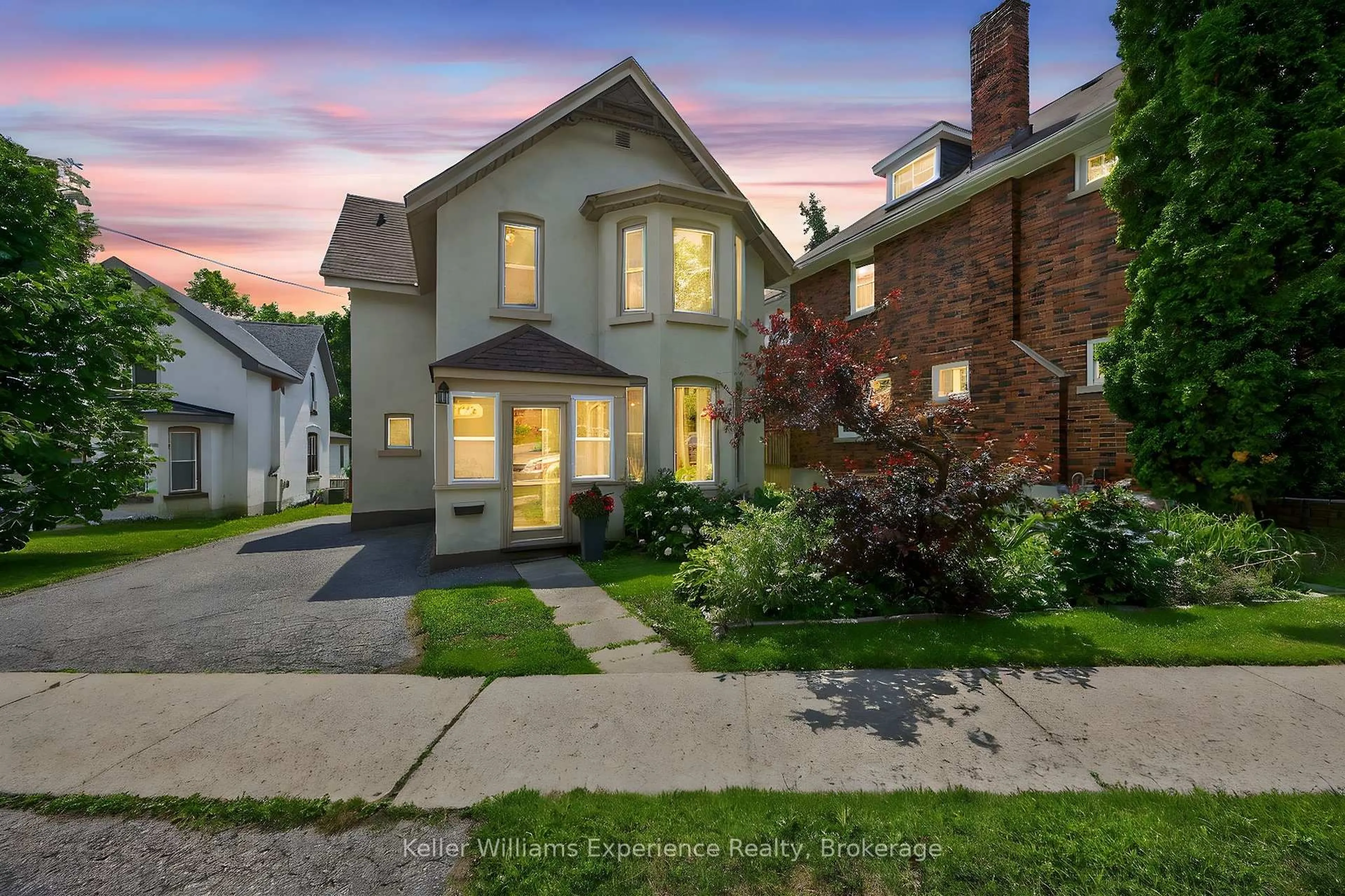 Home with brick exterior material, street for 155 NOTTAWASAGA St, Orillia Ontario L3V 3J9