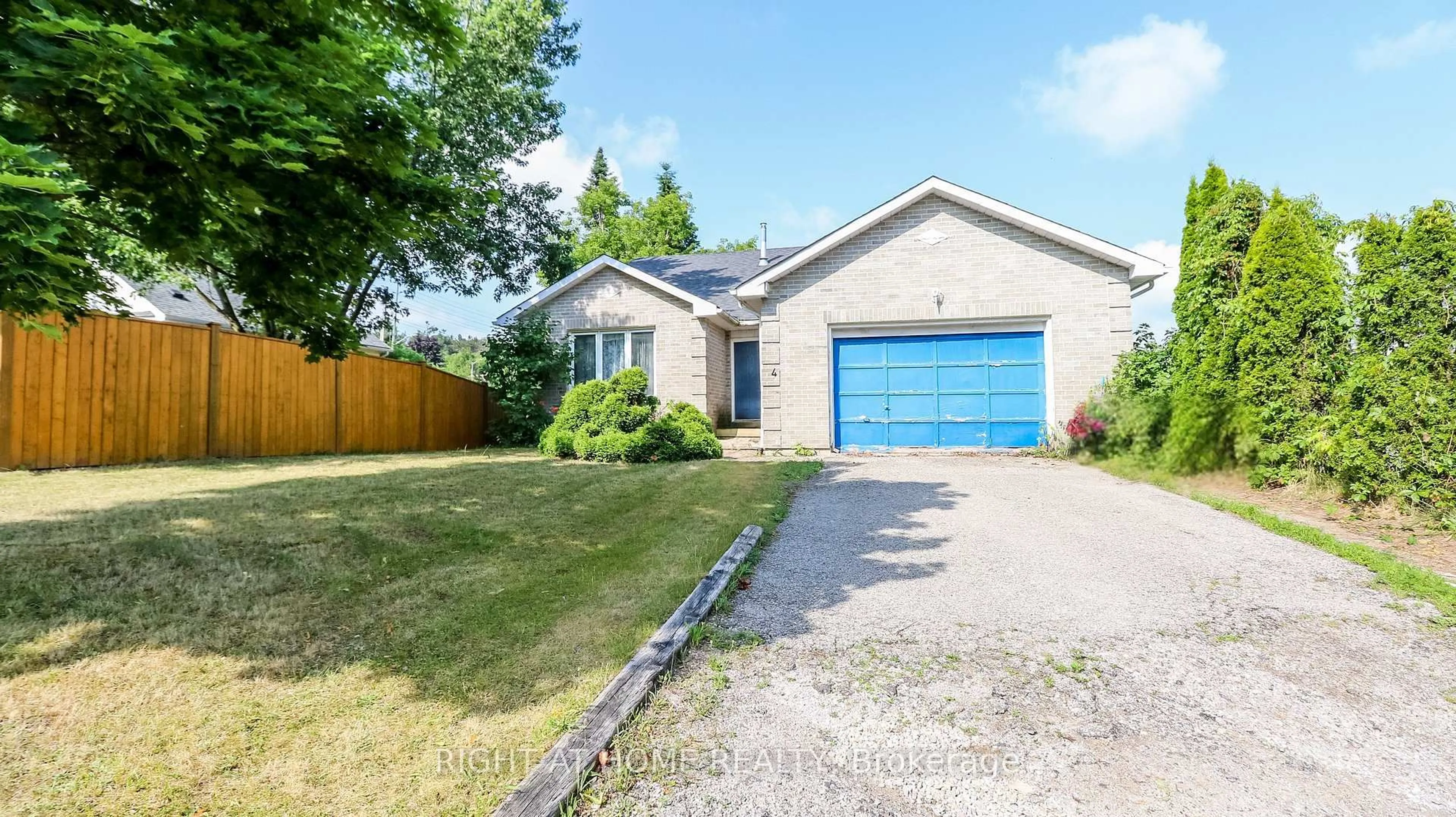 Unknown for 4 Elizabeth St, Barrie Ontario L4N 6L8