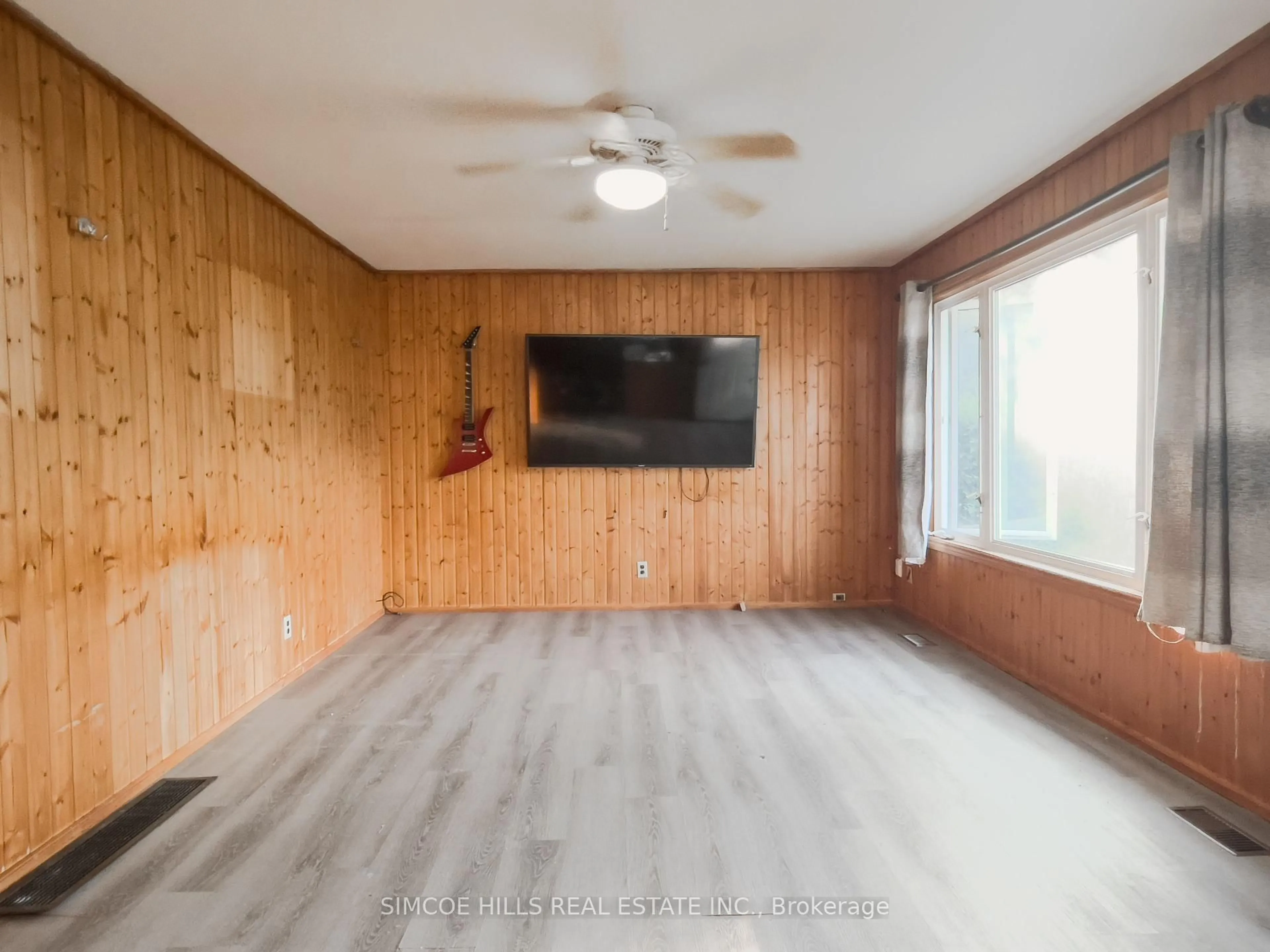 A pic of a room for 377 Homewood Ave, Orillia Ontario L3V 3K9