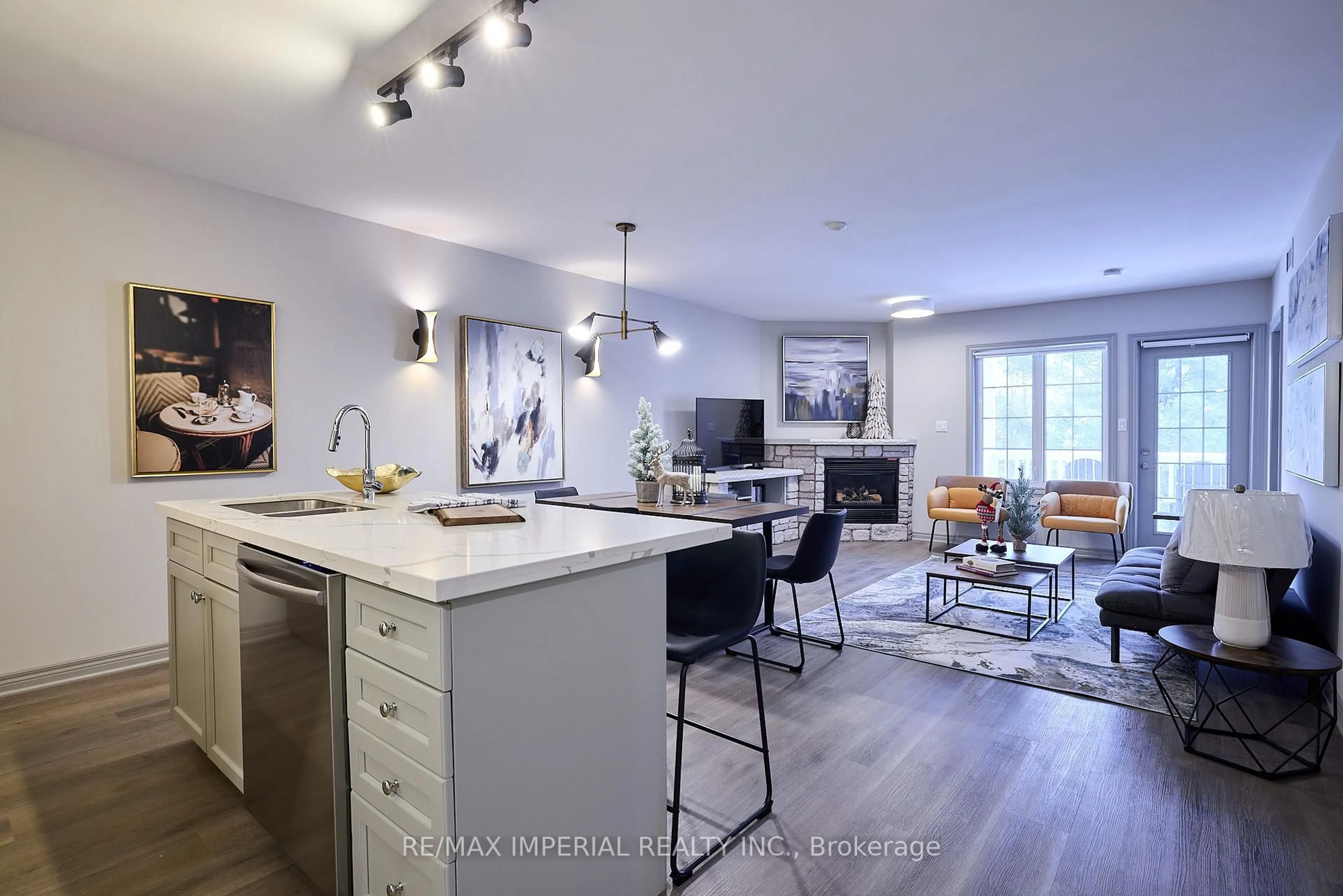 Open concept kitchen, unknown for 90 HIGHLAND Dr #2300, Oro-Medonte Ontario L0L 2L0