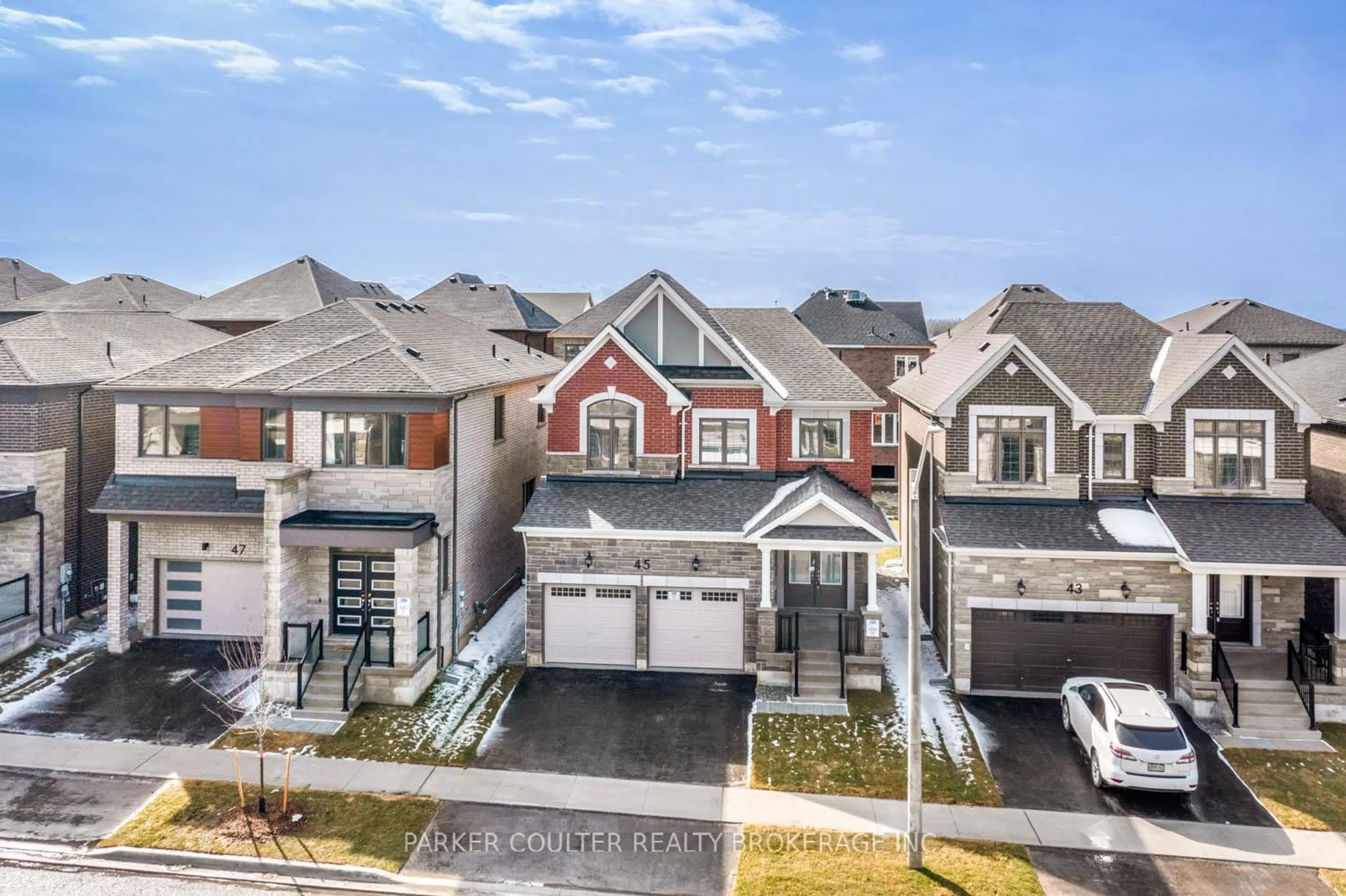 A pic from outside/outdoor area/front of a property/back of a property/a pic from drone, street for 45 Mcbride Tr, Barrie Ontario L9J 0Y8
