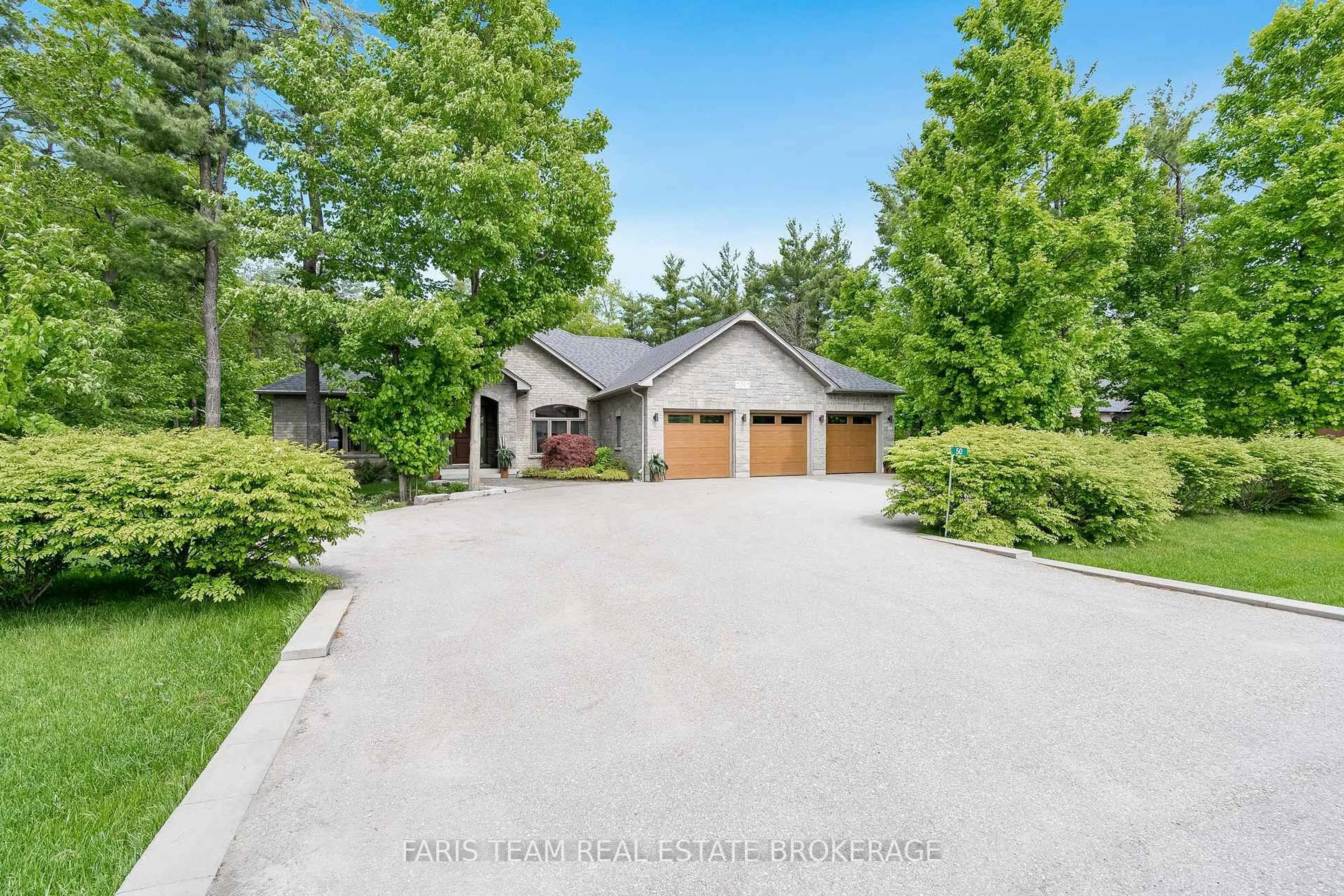 A pic from outside/outdoor area/front of a property/back of a property/a pic from drone, unknown for 50 Mennill Dr, Springwater Ontario L9X 0J2