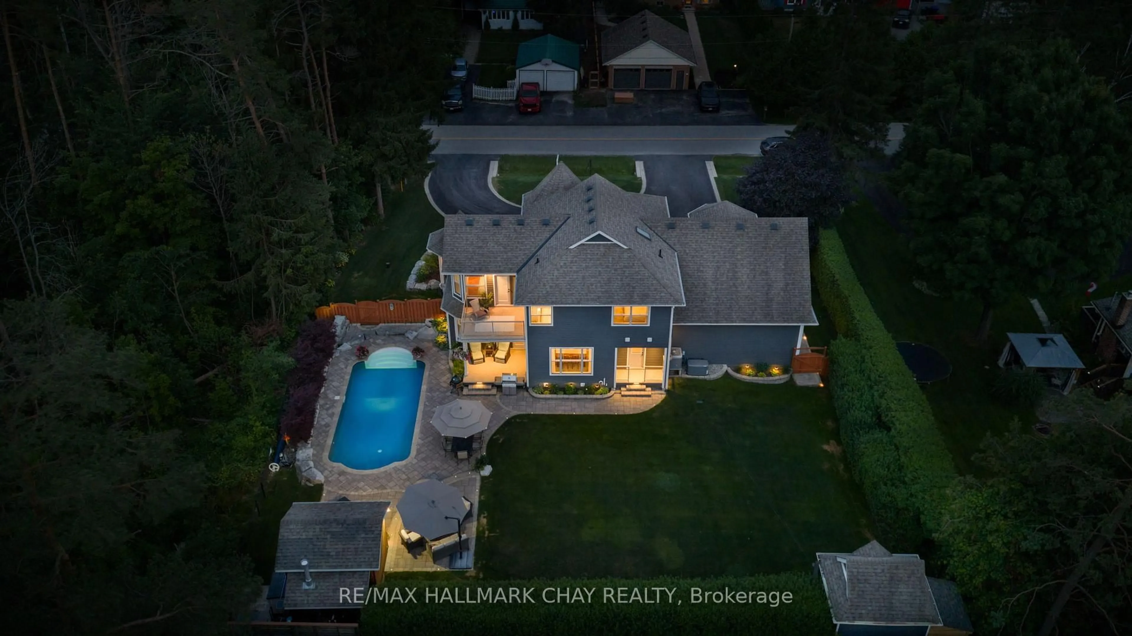 A pic from outside/outdoor area/front of a property/back of a property/a pic from drone, unknown for 146 LAKESHORE Rd, Oro-Medonte Ontario L0L 2E0
