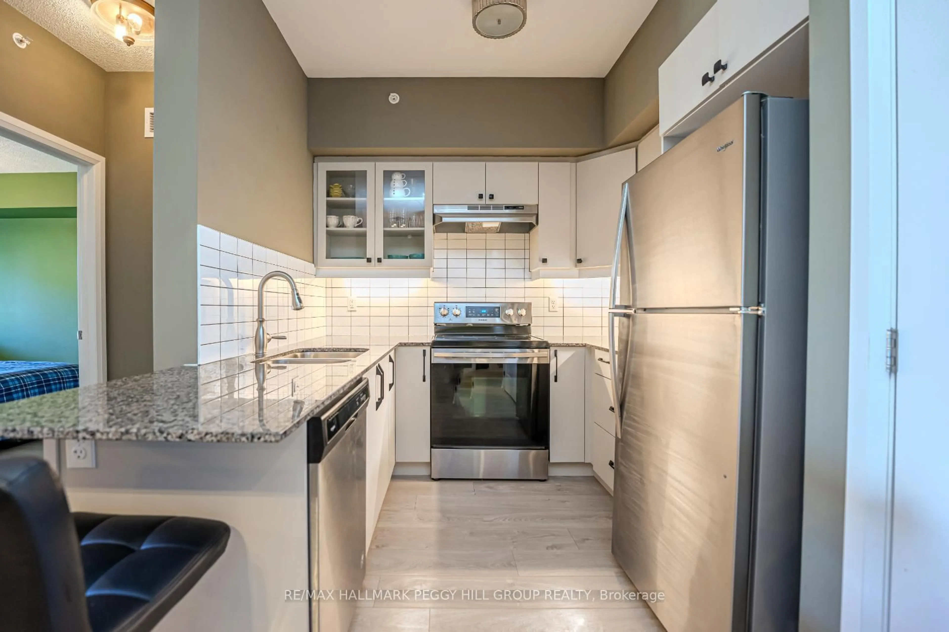 Standard kitchen, ceramic/tile floor for 54 Koda St #112, Barrie Ontario L9J 0J6