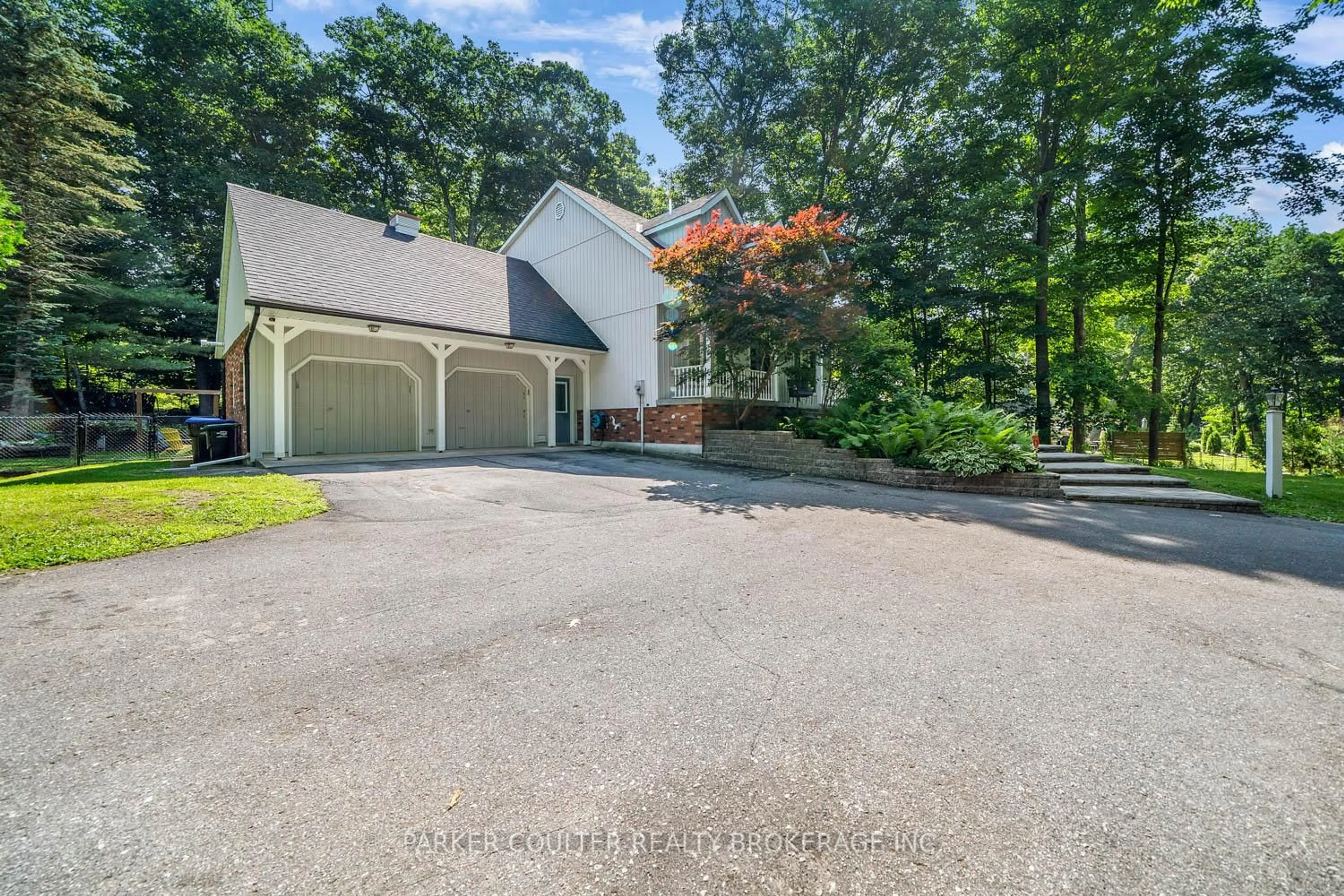A pic from outside/outdoor area/front of a property/back of a property/a pic from drone, unknown for 361 Glenbrook Dr, Midland Ontario L4R 5G4