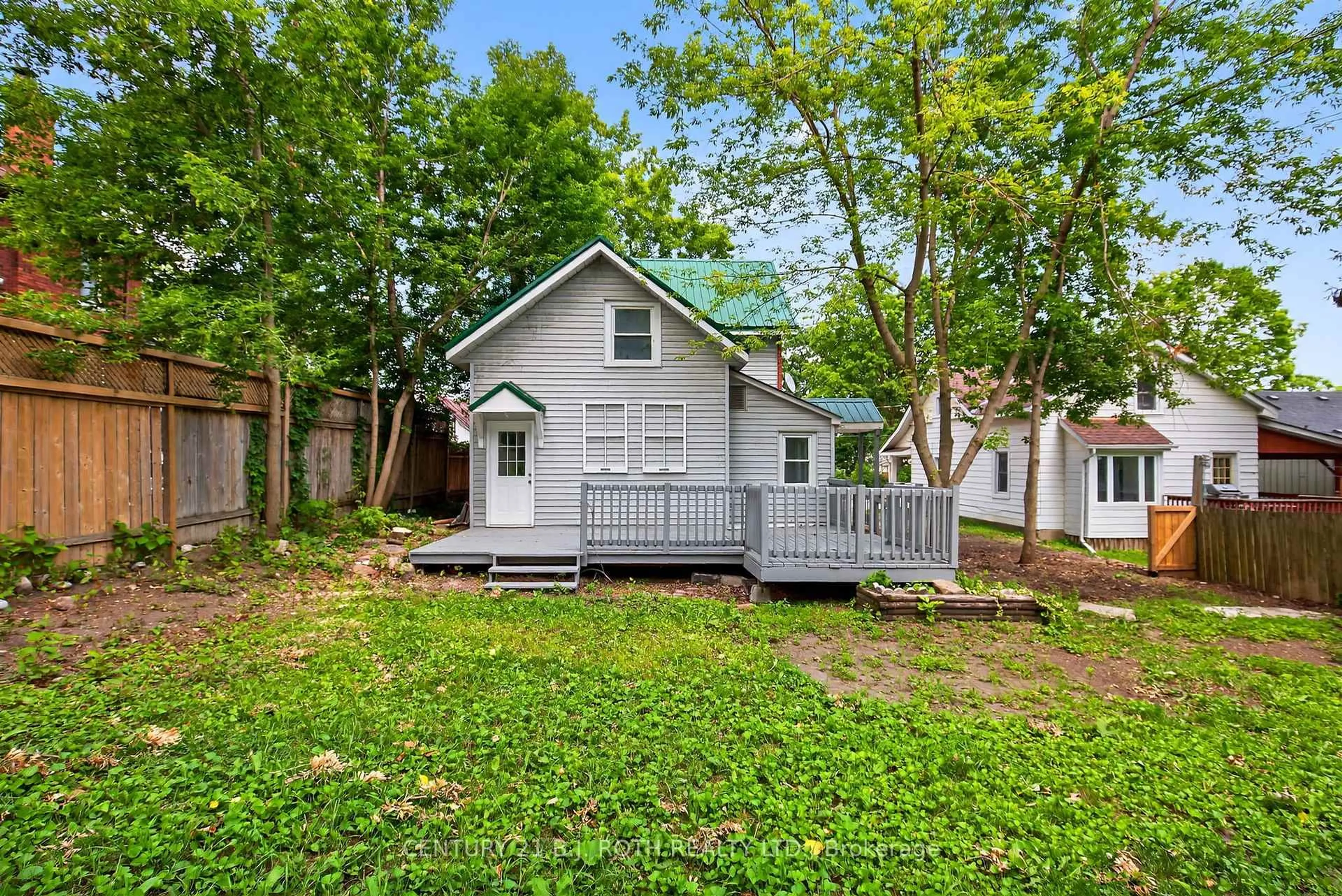Shed for 153 Laclie St, Orillia Ontario L3V 4N1