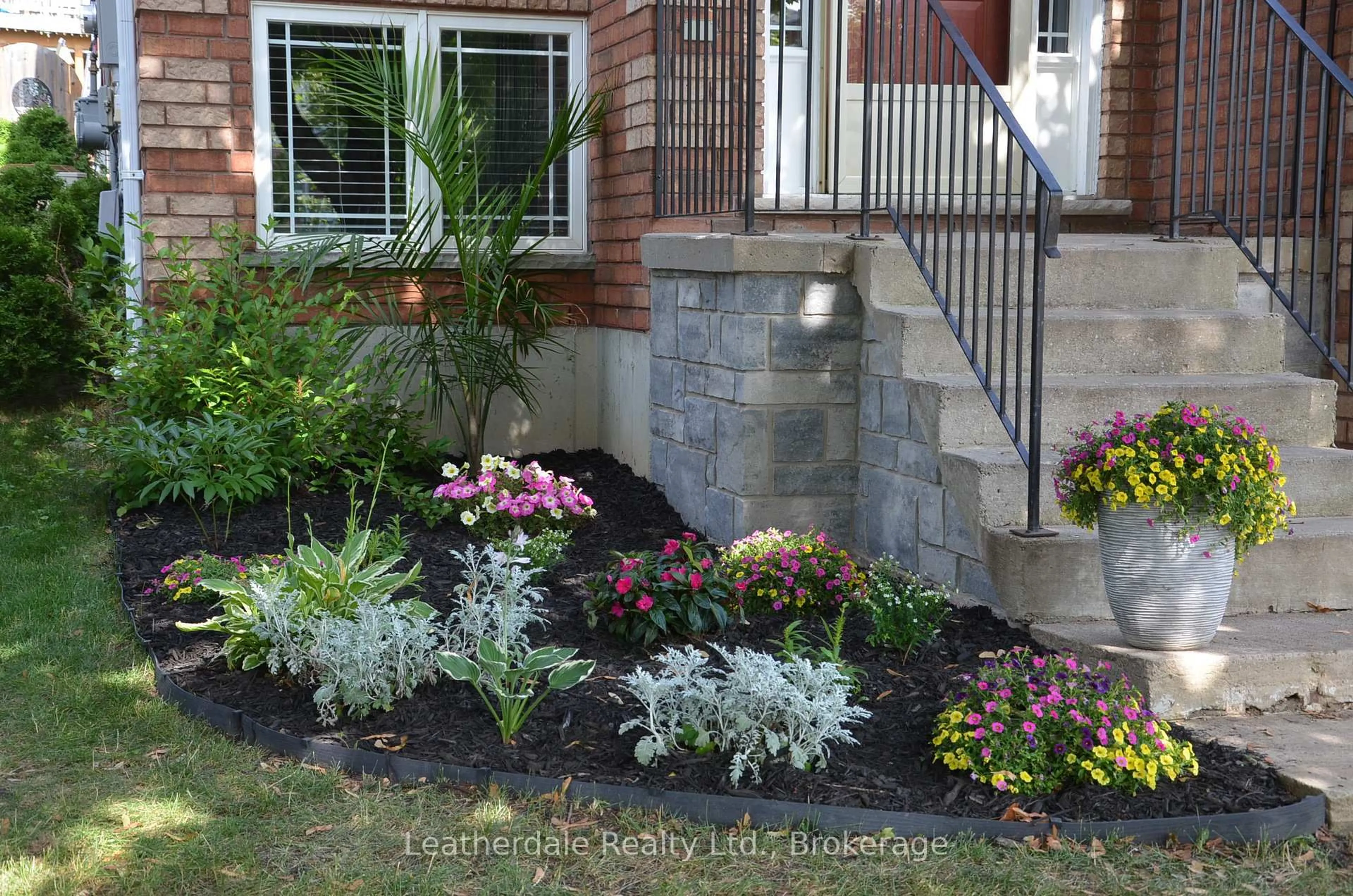 Unknown for 131 Julia Cres, Orillia Ontario L3V 7X3