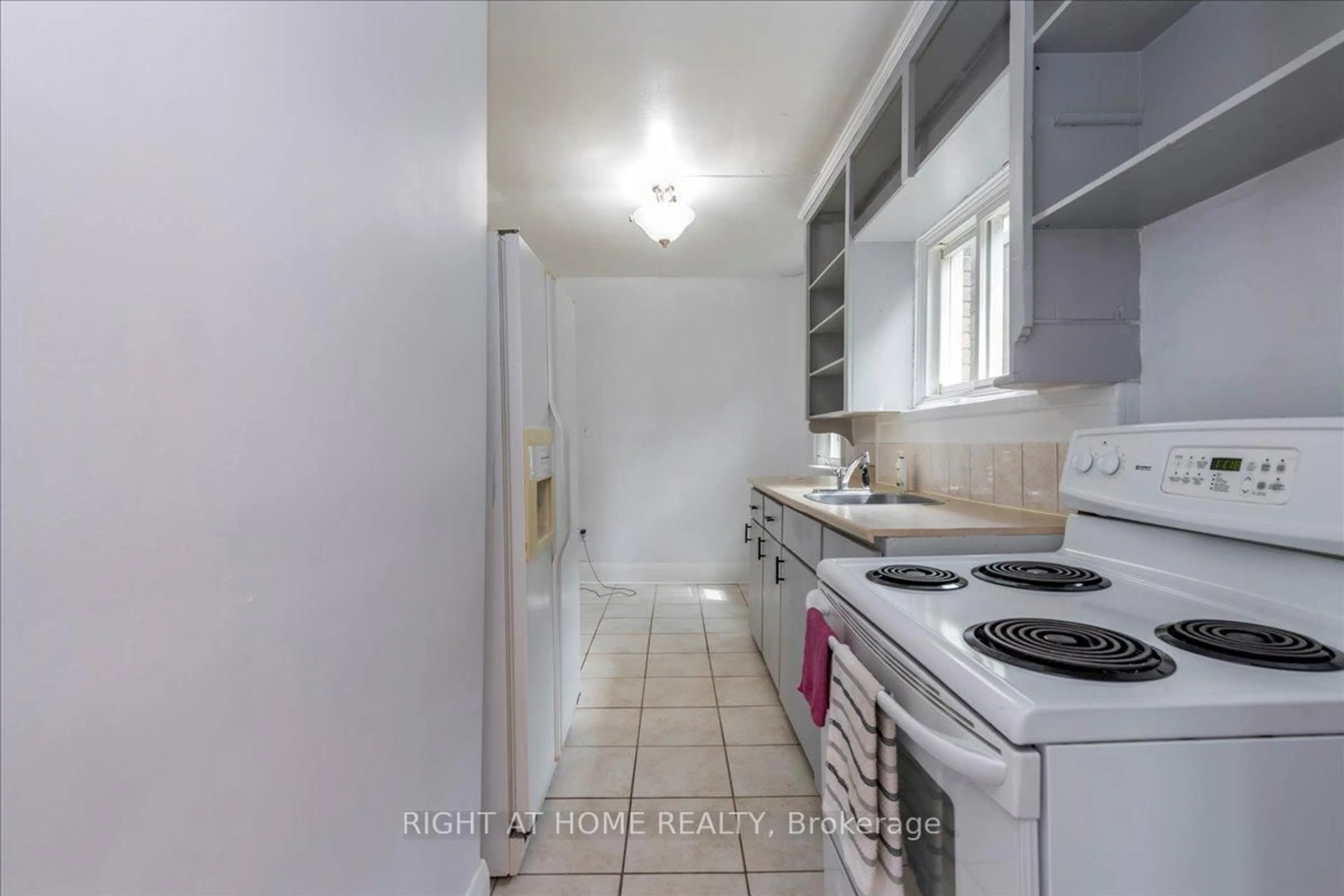 Unknown for 12 Ross St, Barrie Ontario L4N 1E7