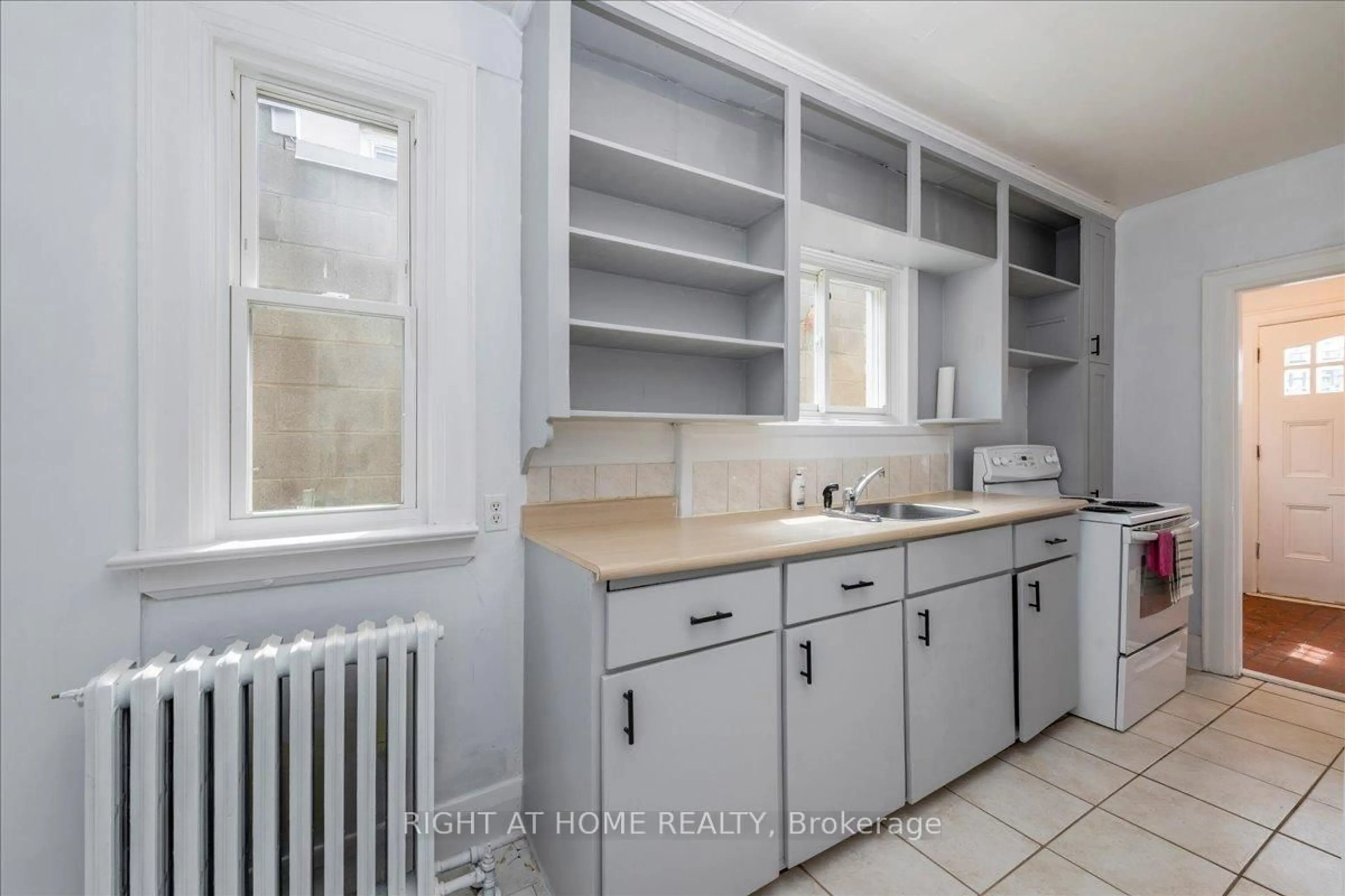 Standard kitchen, ceramic/tile floor for 12 Ross St, Barrie Ontario L4N 1E7