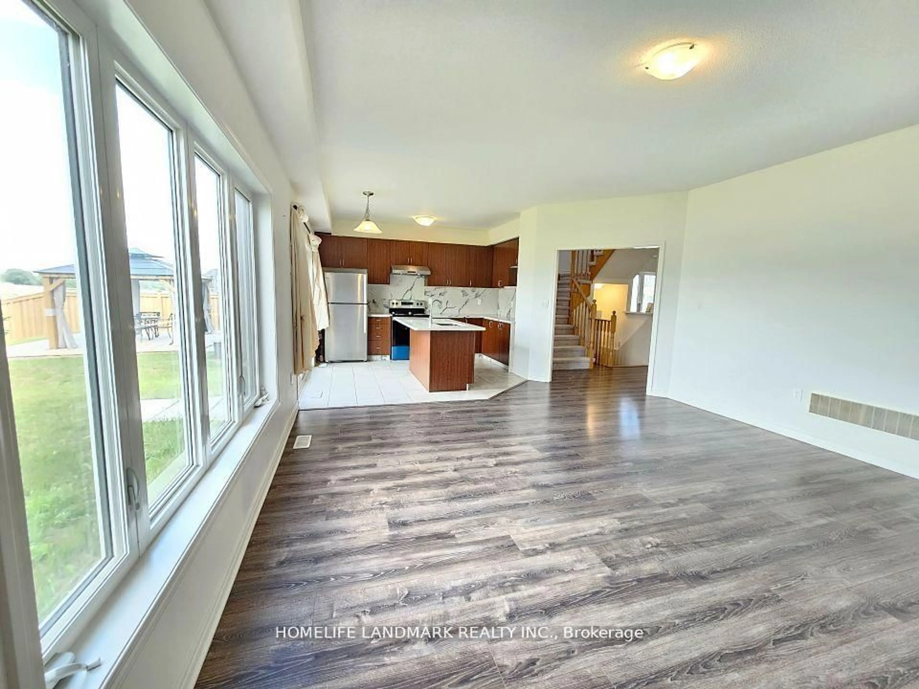 Open concept kitchen, unknown for 20 Sandhill Crane Dr, Wasaga Beach Ontario L9Z 0J6