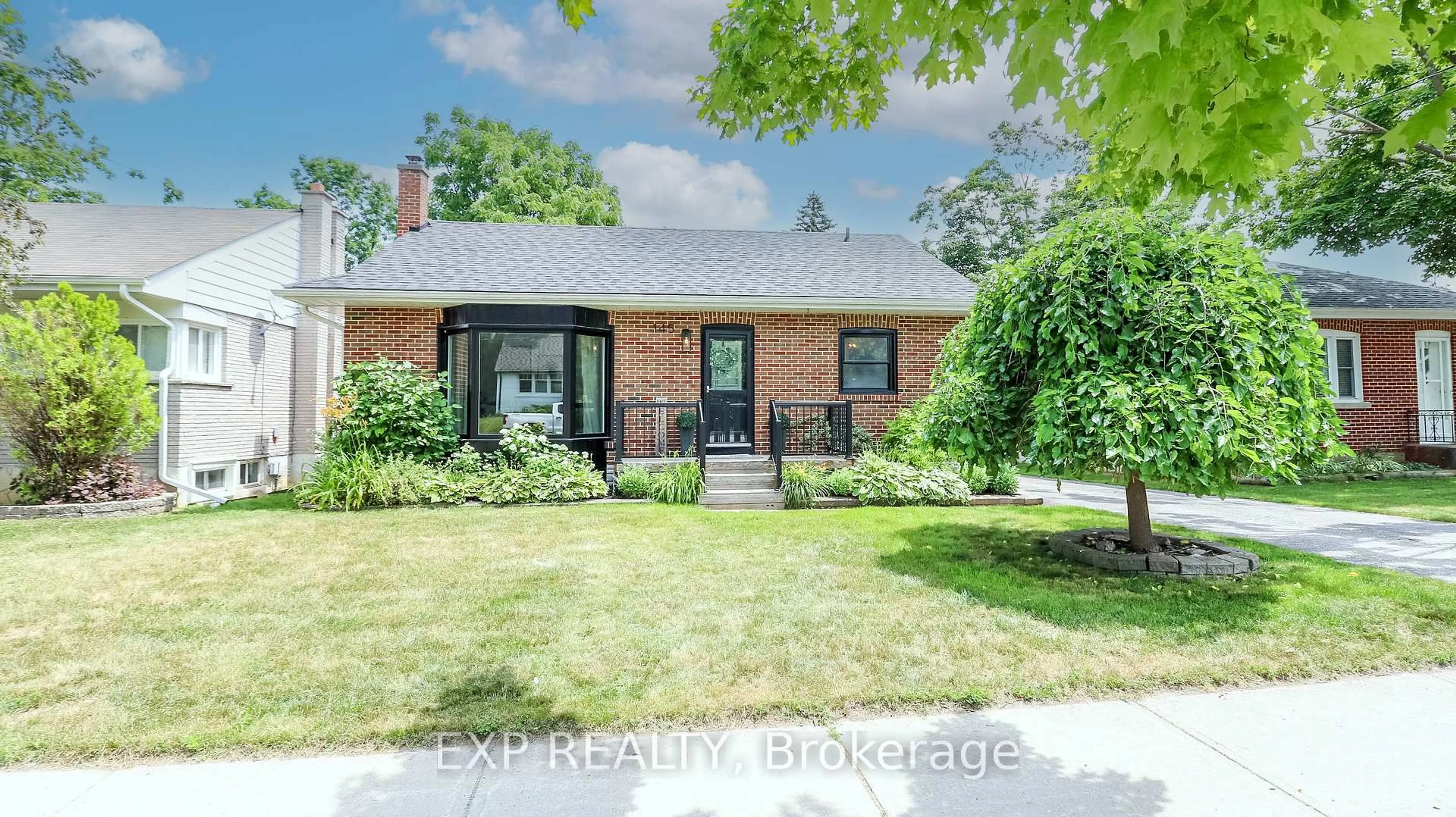 Home with brick exterior material, street for 145 Cook St, Barrie Ontario L4M 4H1