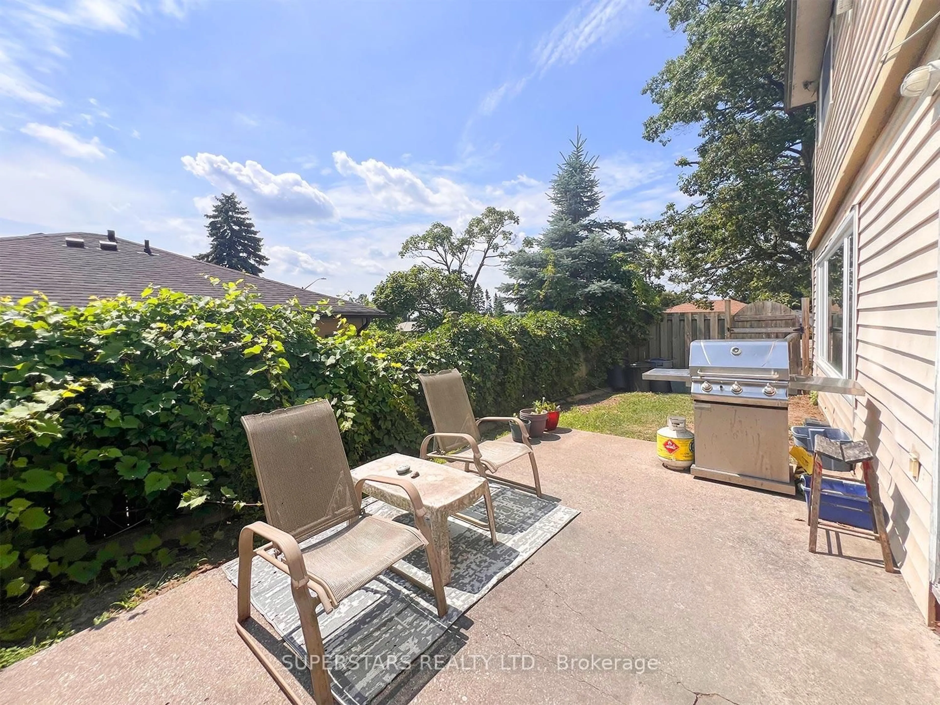 Patio, water/lake/river/ocean view for 239 Letitia St, Barrie Ontario L4N 4Y7