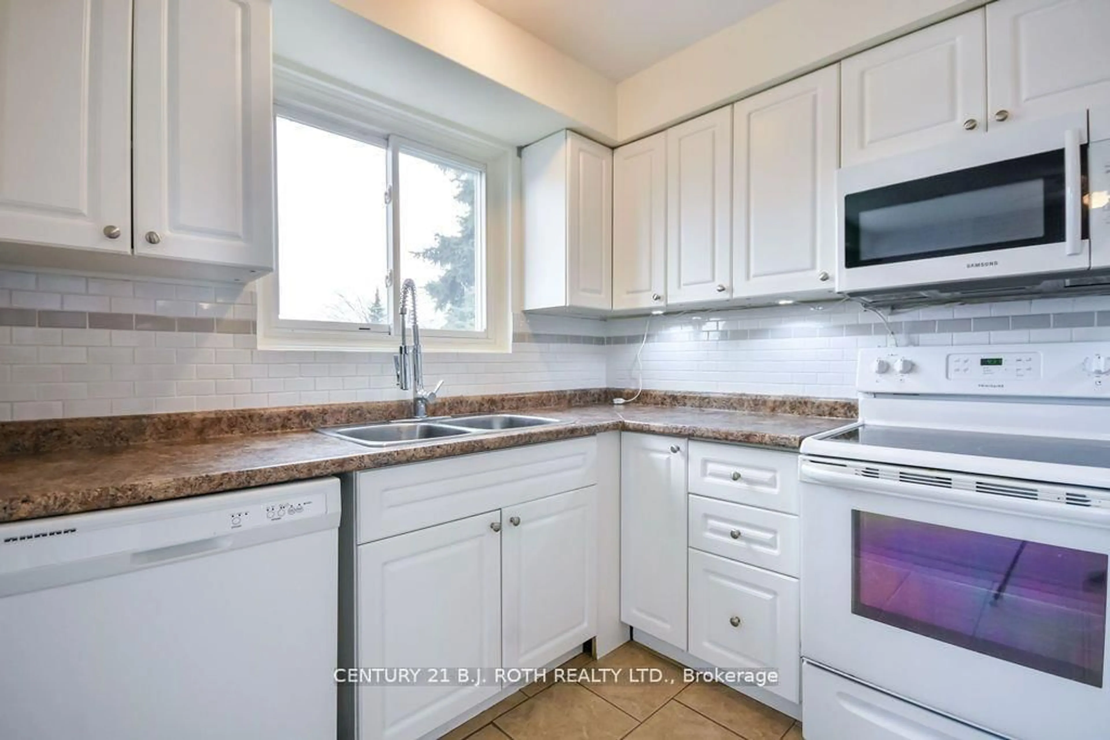 Standard kitchen, unknown for 247 Letitia St, Barrie Ontario L4N 4Y7