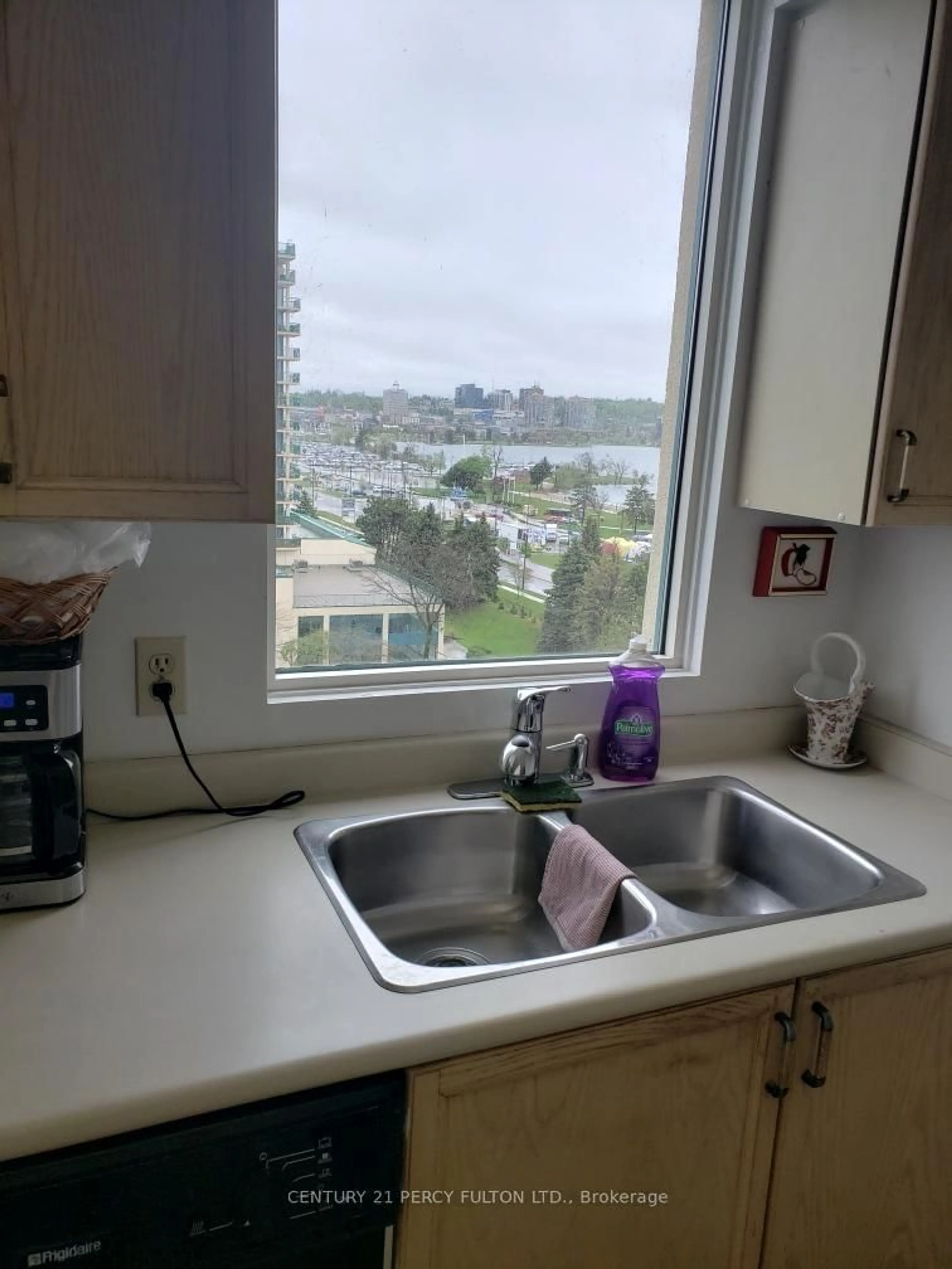 Standard kitchen, unknown for 75 Ellen St #1004, Barrie Ontario L4N 7R6