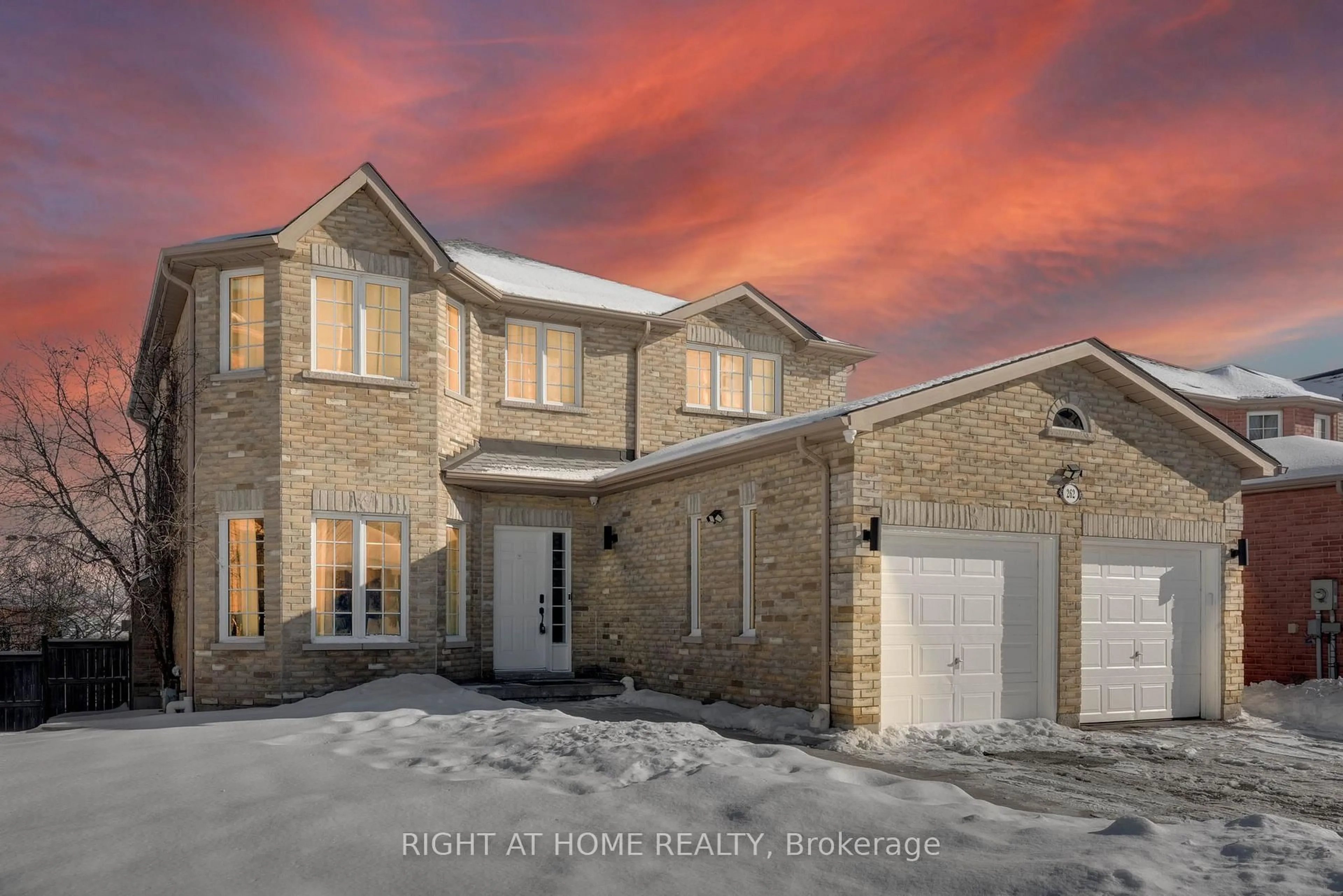 Home with brick exterior material, street for 262 Livingstone St, Barrie Ontario L4M 6N6