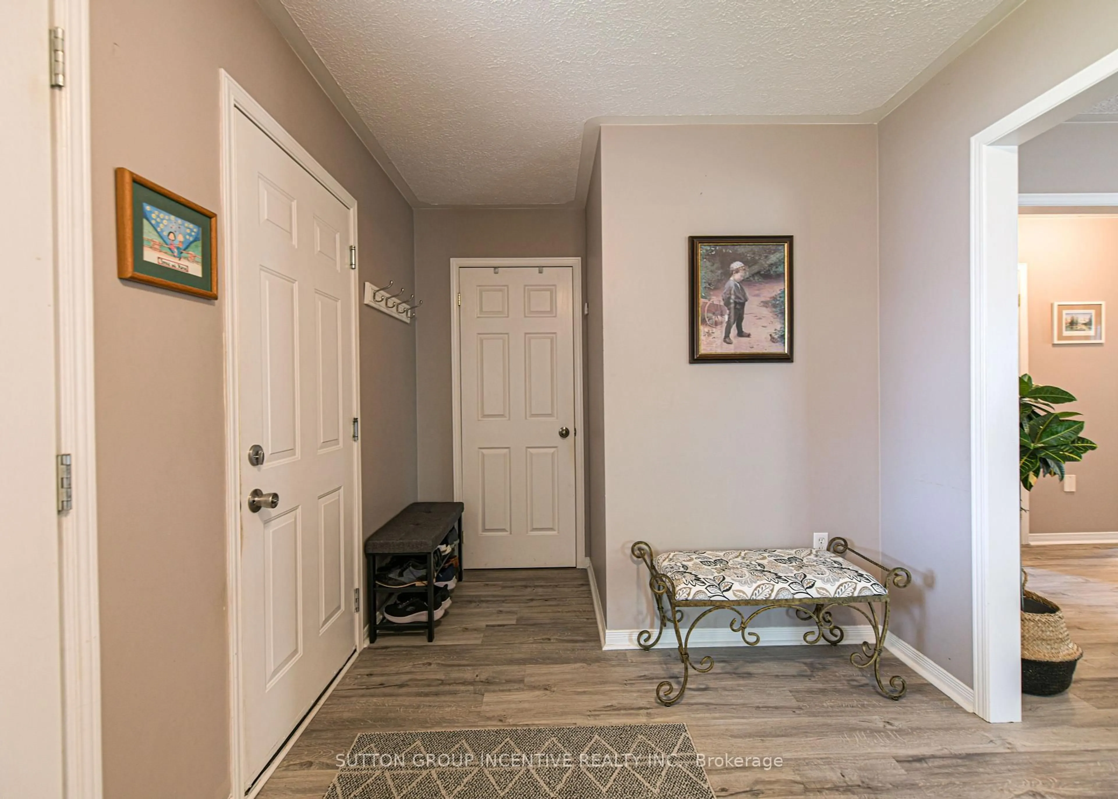 Indoor entryway for 78 Vanessa Dr, Orillia Ontario L3V 7X1