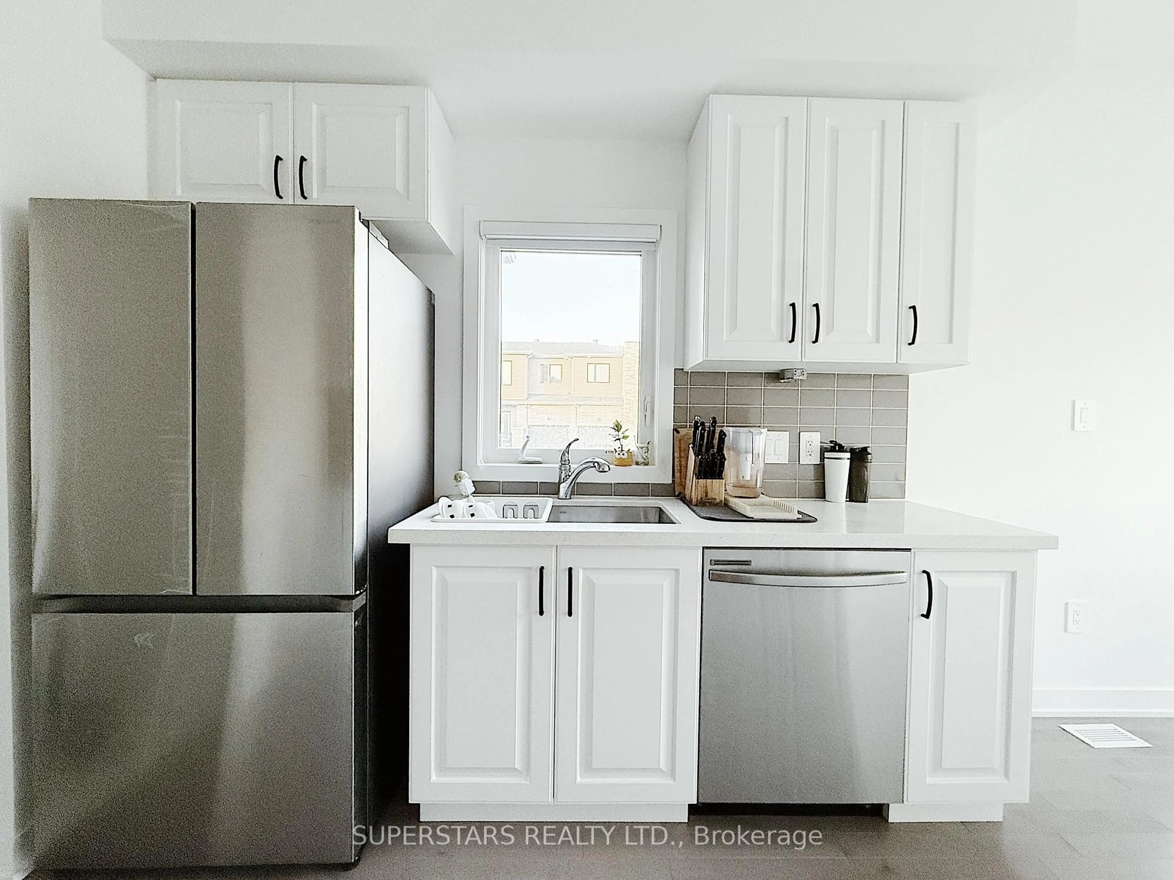 Unknown for 12 Westwood Ave, Barrie Ontario L9J 0M6