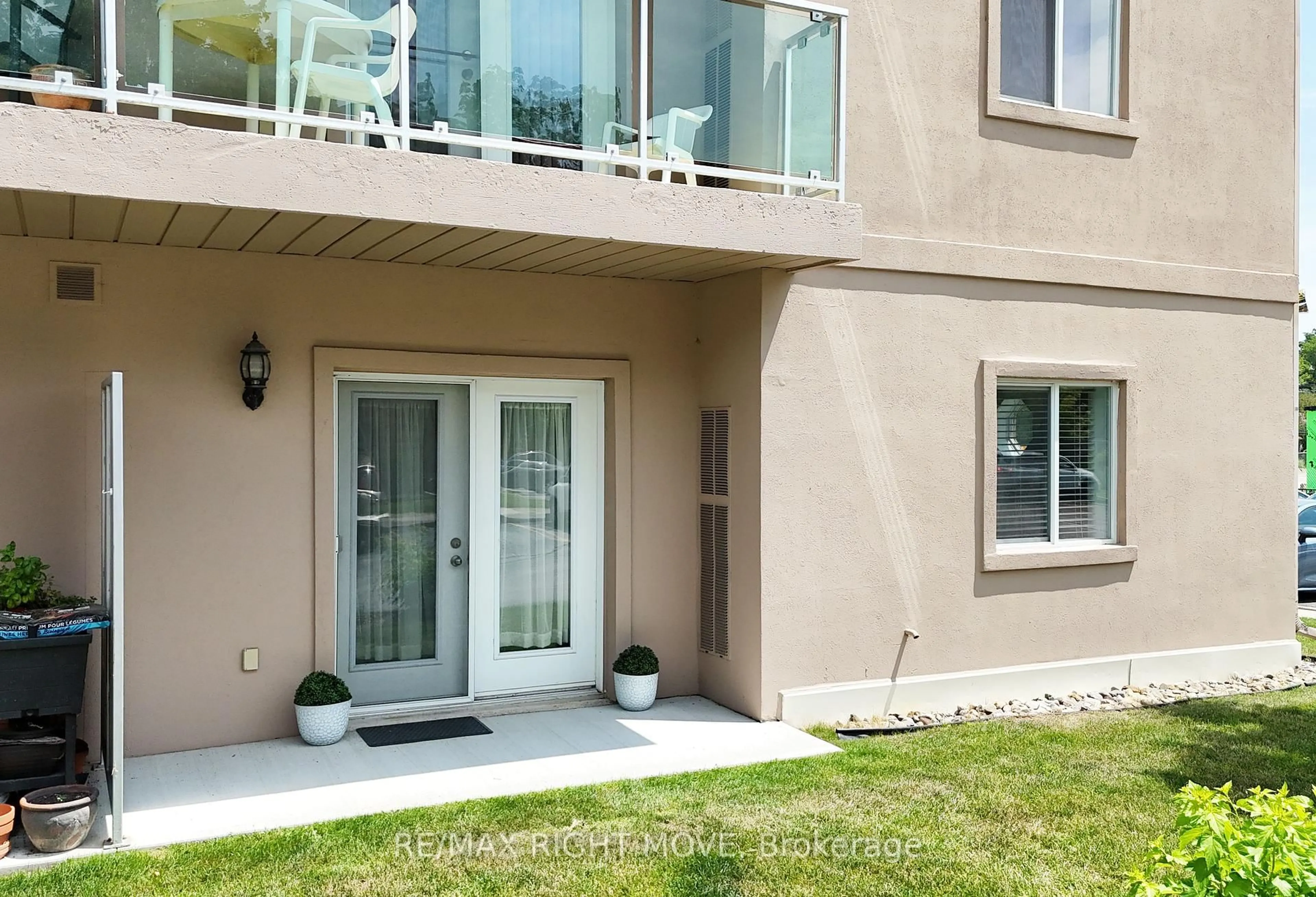Patio, unknown for 115 Bond St #108, Orillia Ontario L3V 1J7