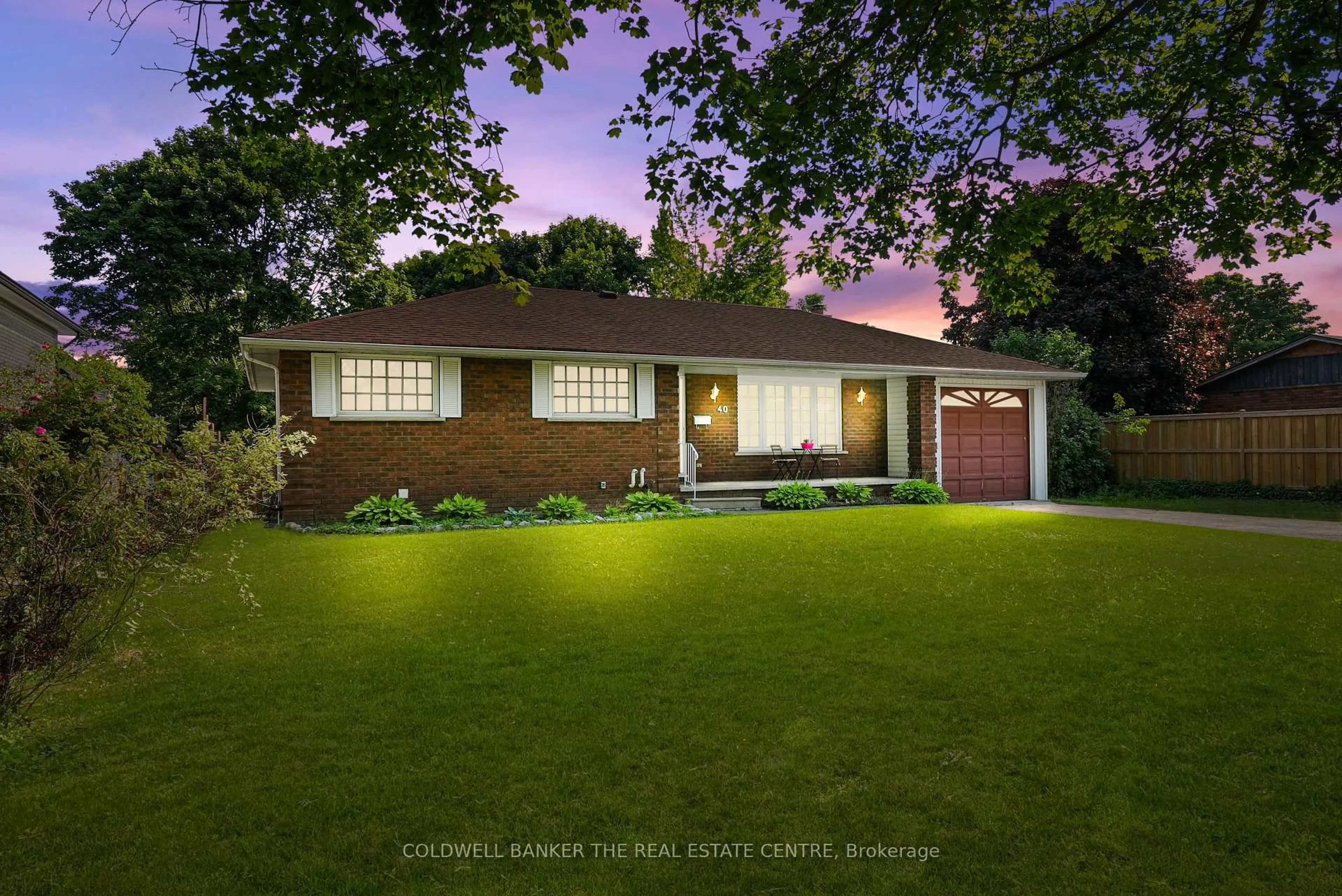 Home with brick exterior material, street for 40 Springhome Rd, Barrie Ontario L4N 2W8