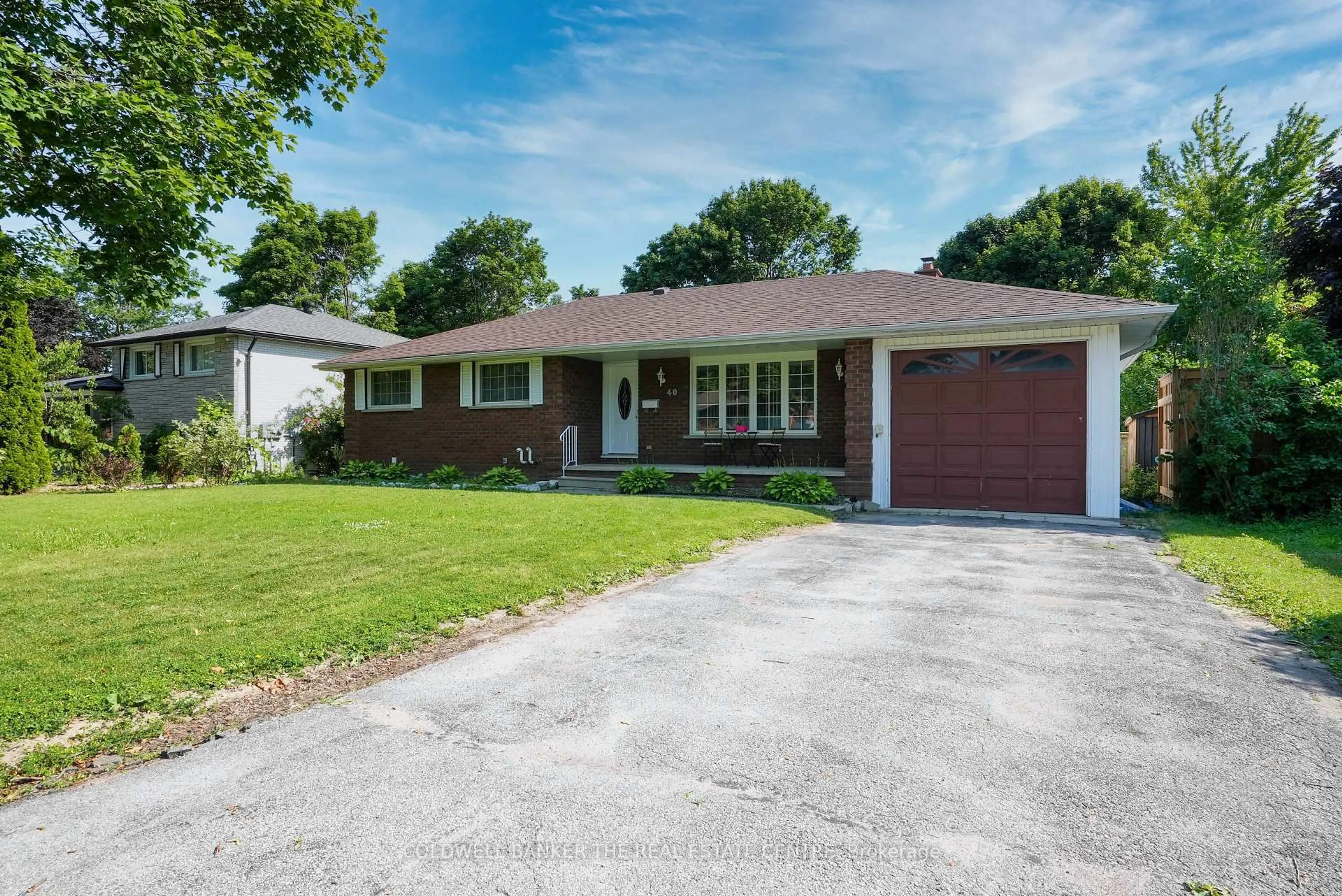 Home with brick exterior material, street for 40 Springhome Rd, Barrie Ontario L4N 2W8