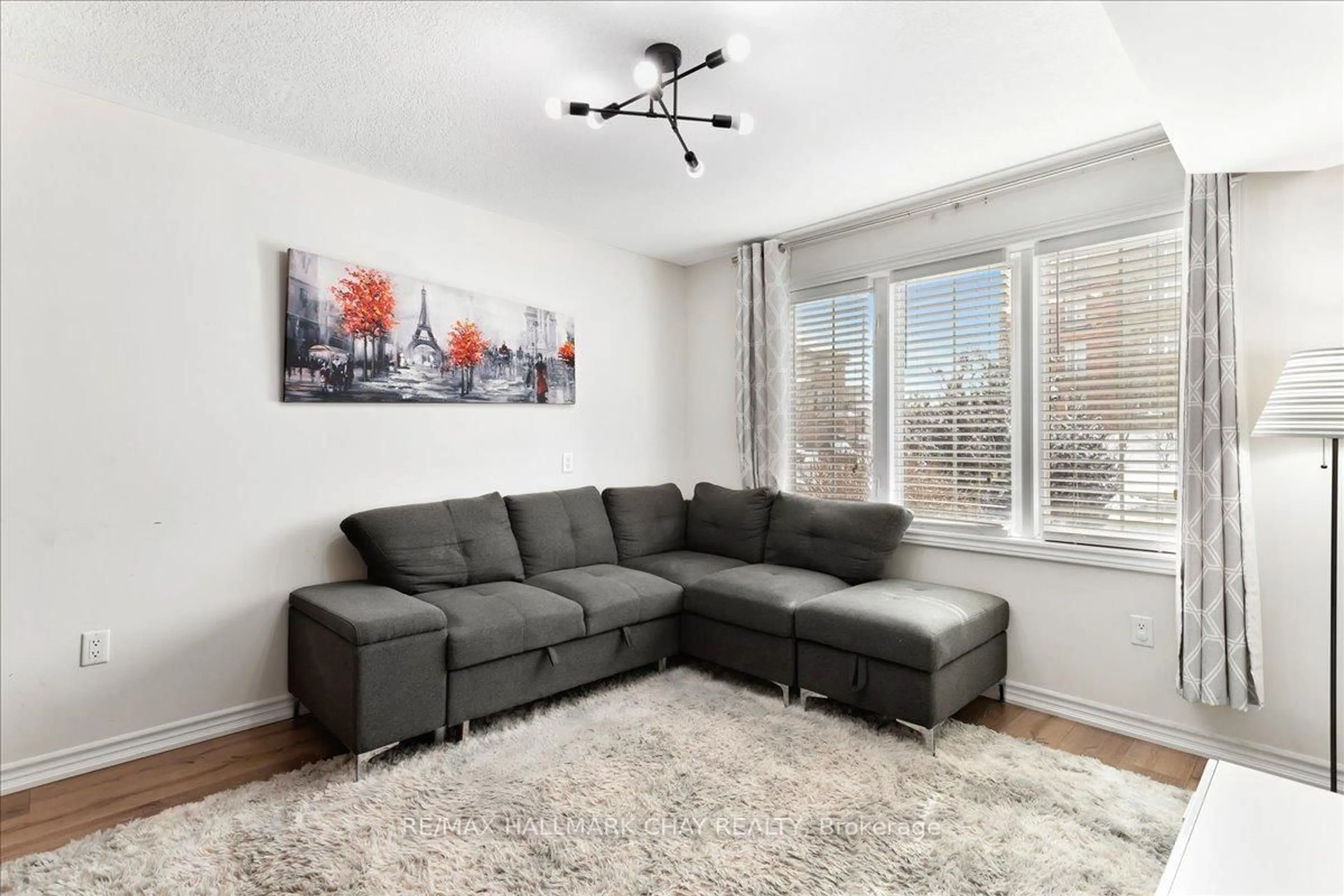 Living room with furniture, unknown for 57 FERNDALE Dr #1, Barrie Ontario L4N 5W9