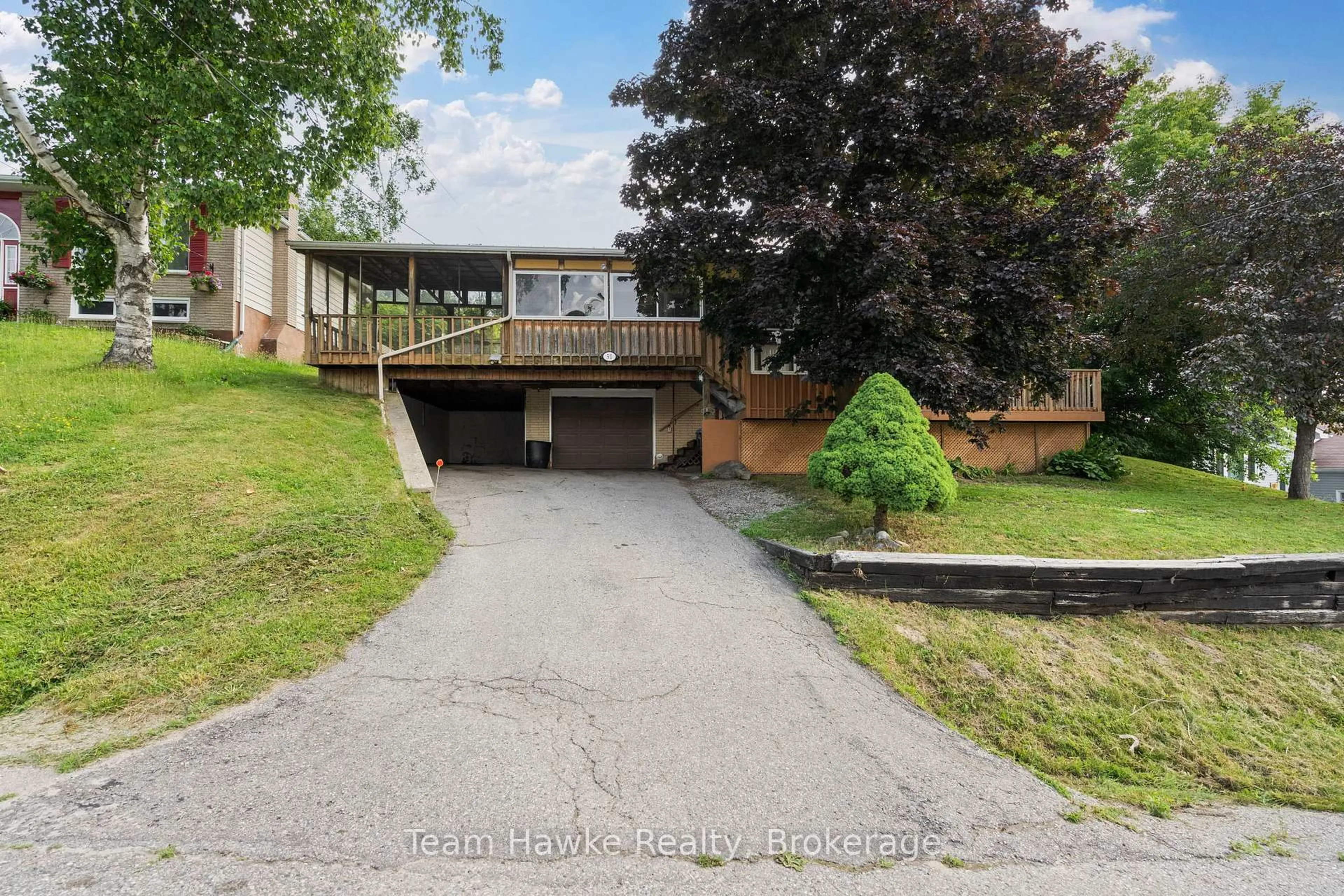 A pic from outside/outdoor area/front of a property/back of a property/a pic from drone, mountain view for 51 Easton Ave, Tay Ontario L0K 1R0