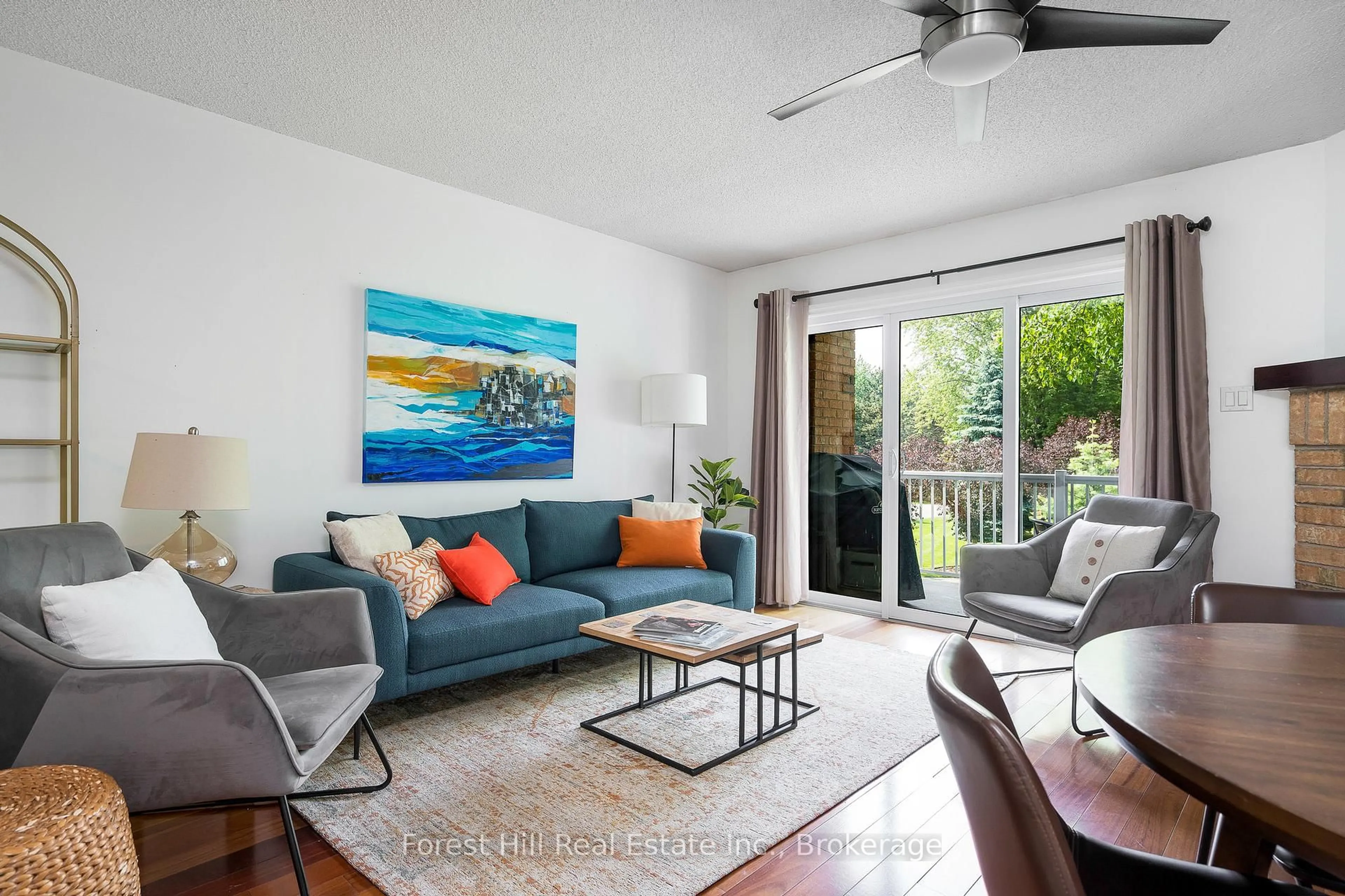 Living room with furniture, unknown for 18 RAMBLINGS Way #95, Collingwood Ontario L9Y 5C6