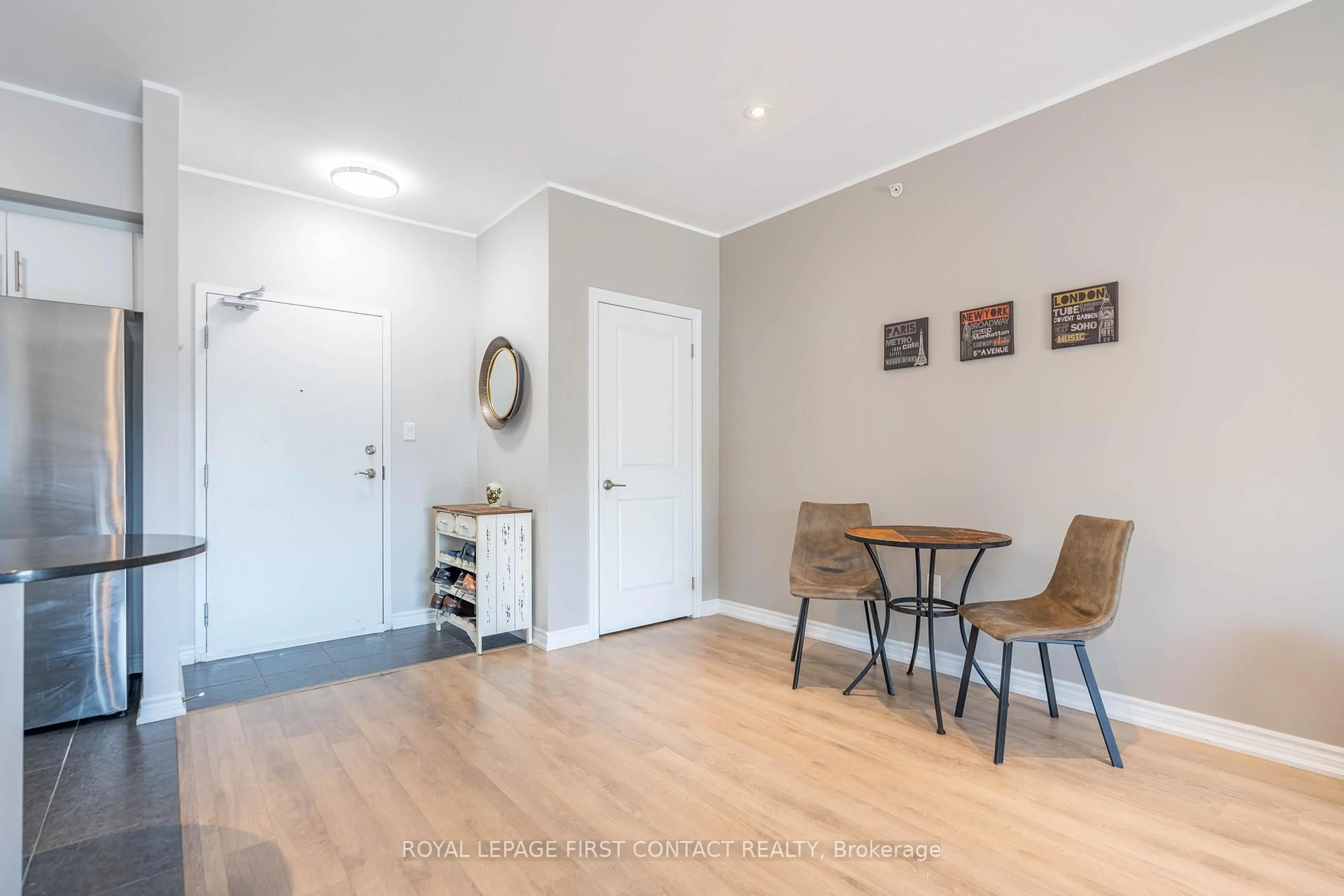 Indoor entryway for 7 GREENWICH St #403, Barrie Ontario L4N 7Y8