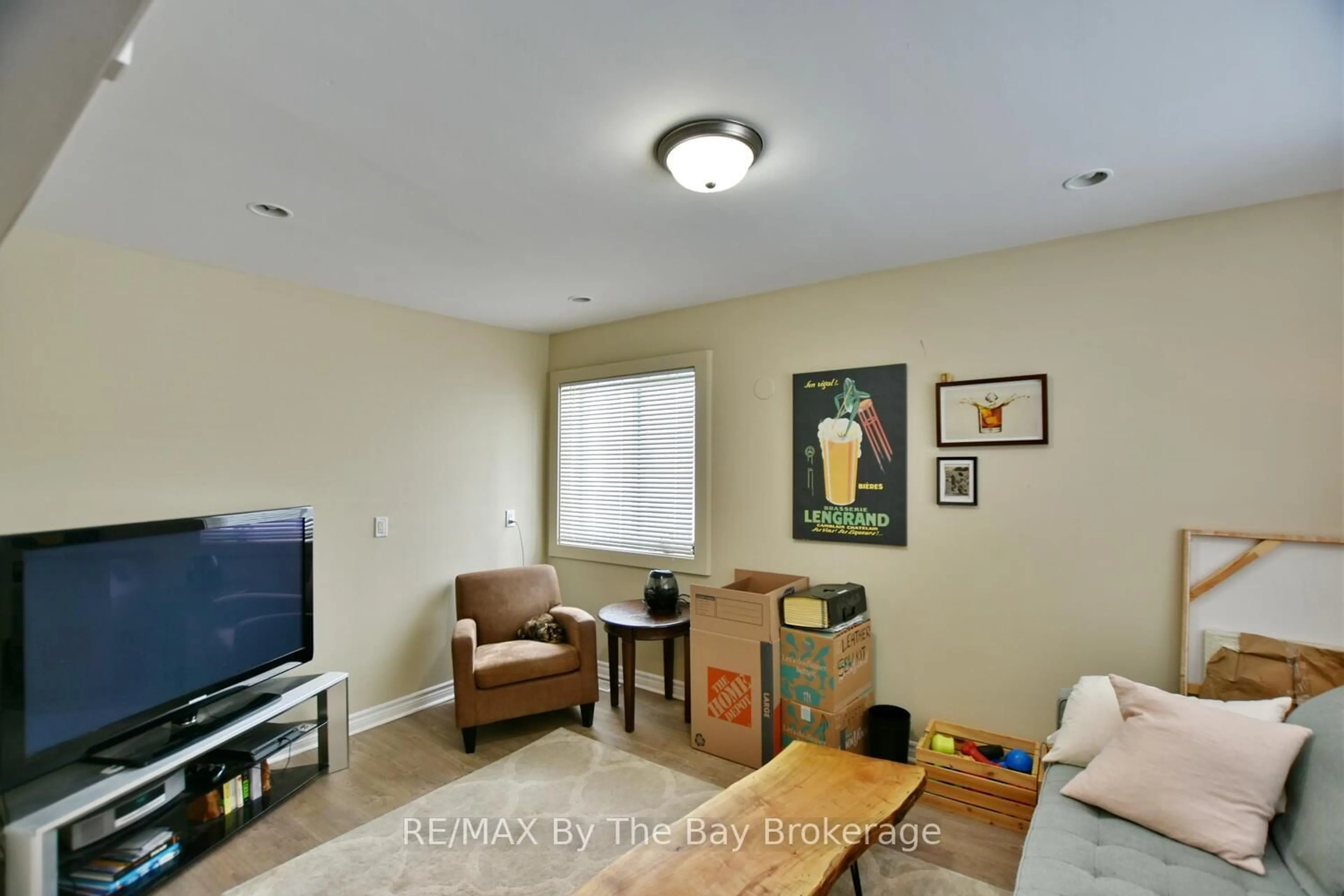 Living room with furniture, unknown for 113 Spruce St, Collingwood Ontario L9Y 3G8