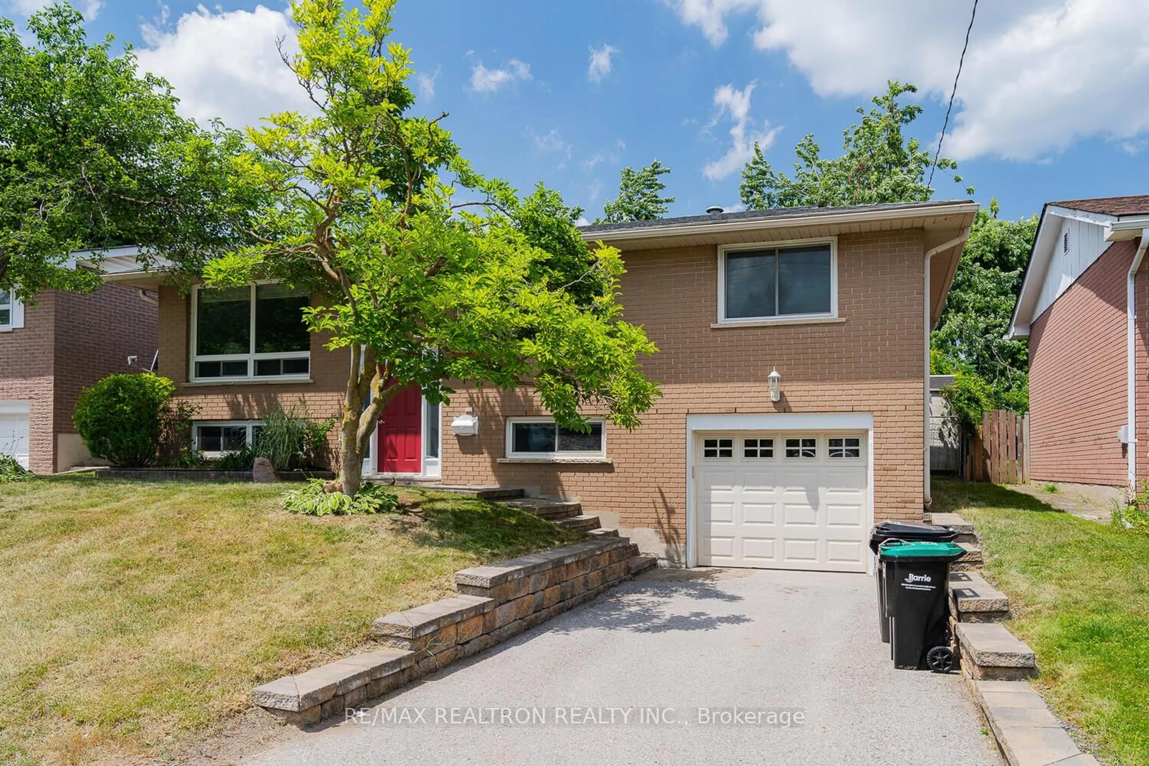 Unknown for 142 Cundles Rd, Barrie Ontario L4M 2Z9