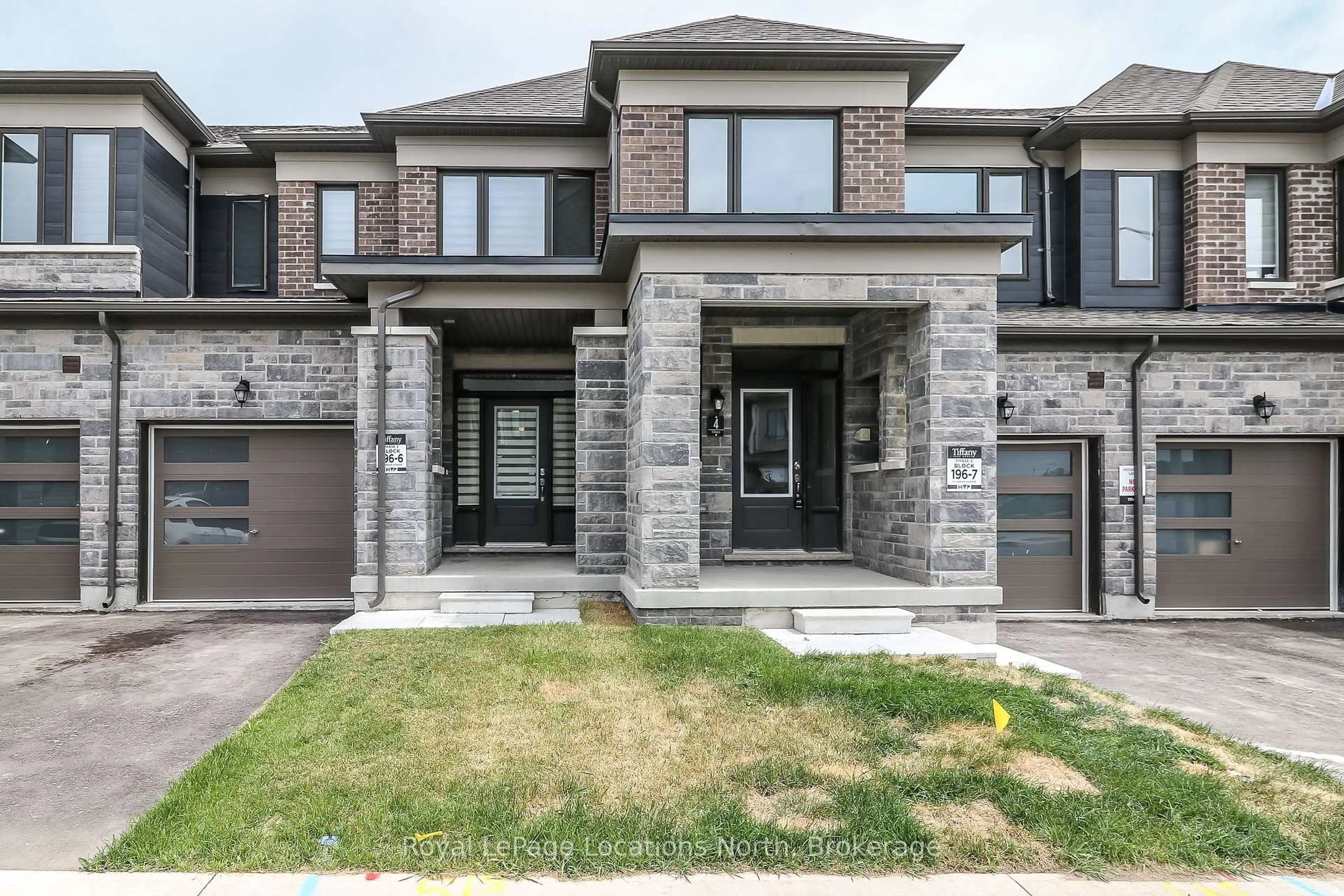 Home with brick exterior material, street for 6 Durham Ave, Barrie Ontario L9J 0W7