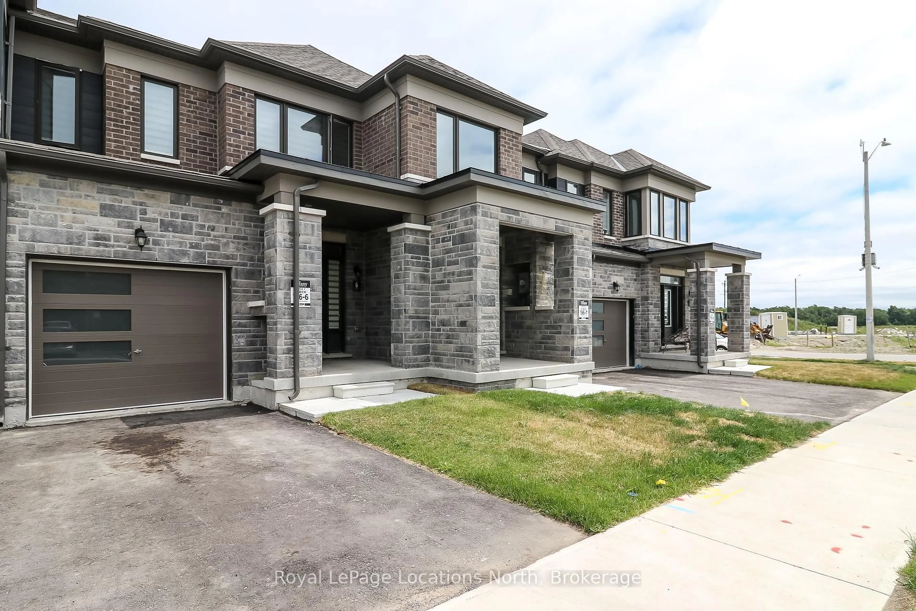Home with brick exterior material, street for 6 Durham Ave, Barrie Ontario L9J 0W7