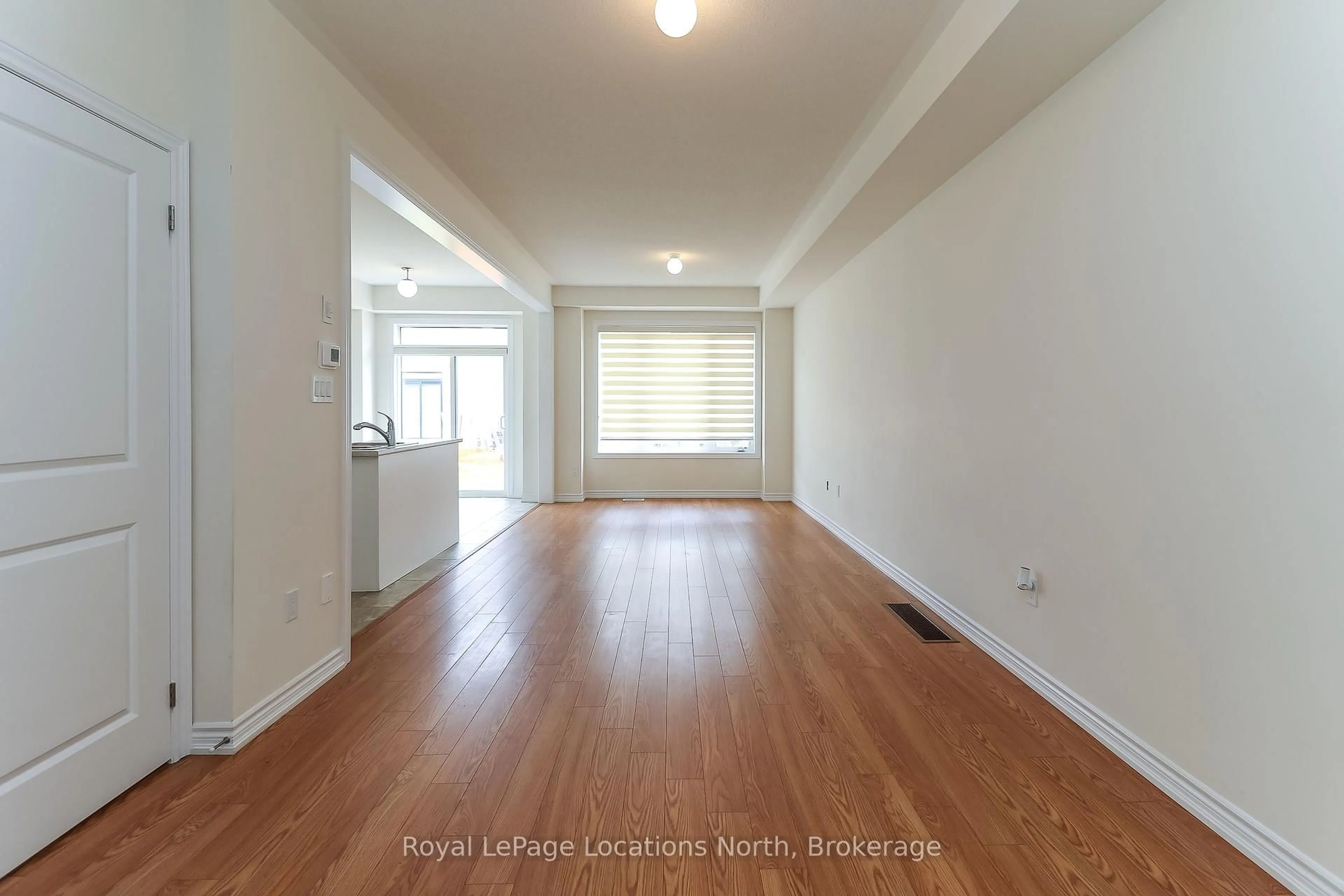 A pic of a room for 6 Durham Ave, Barrie Ontario L9J 0W7