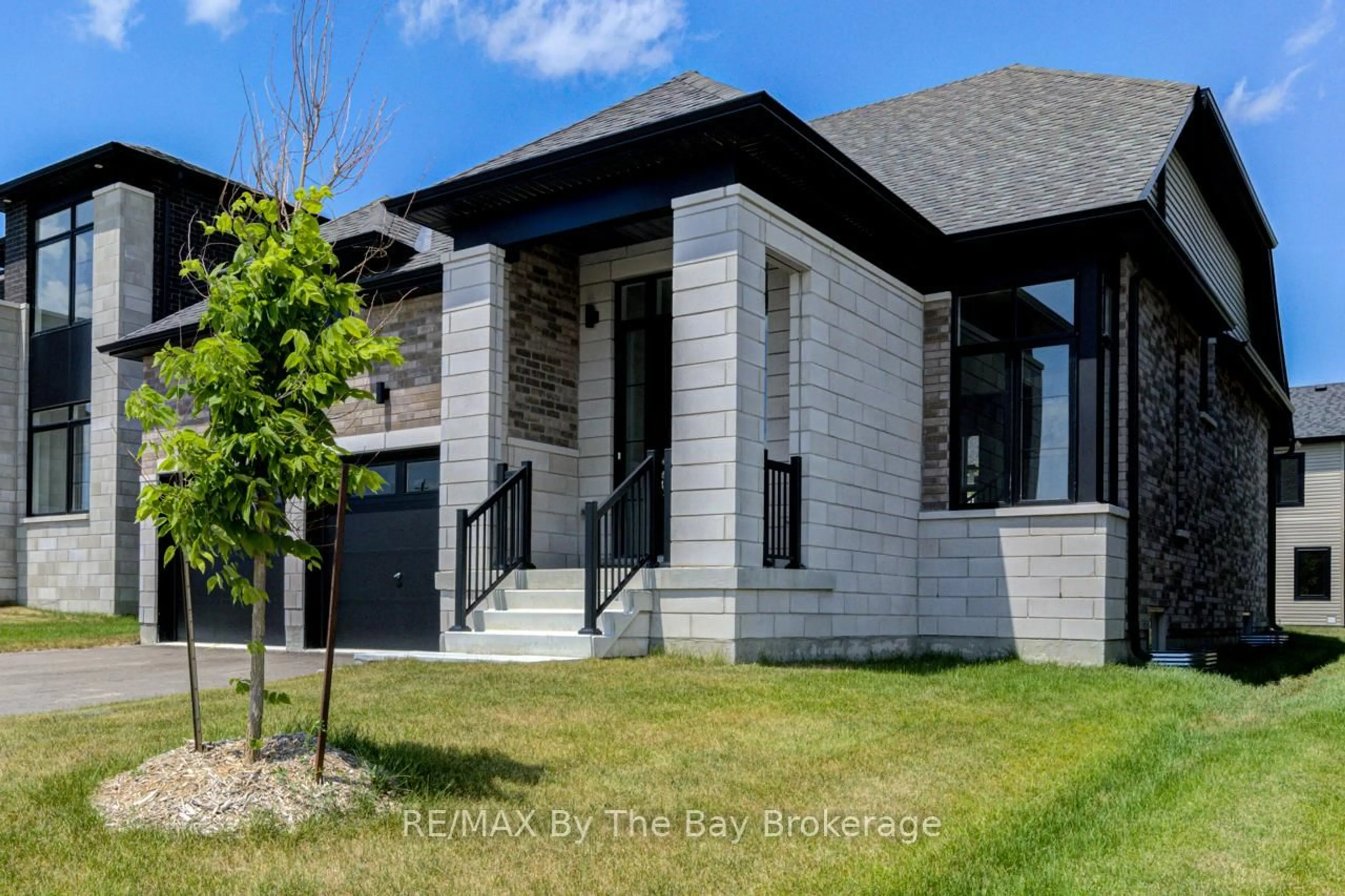 Home with brick exterior material, unknown for 11 Sun Valley Ave, Wasaga Beach Ontario L9Z 0N6