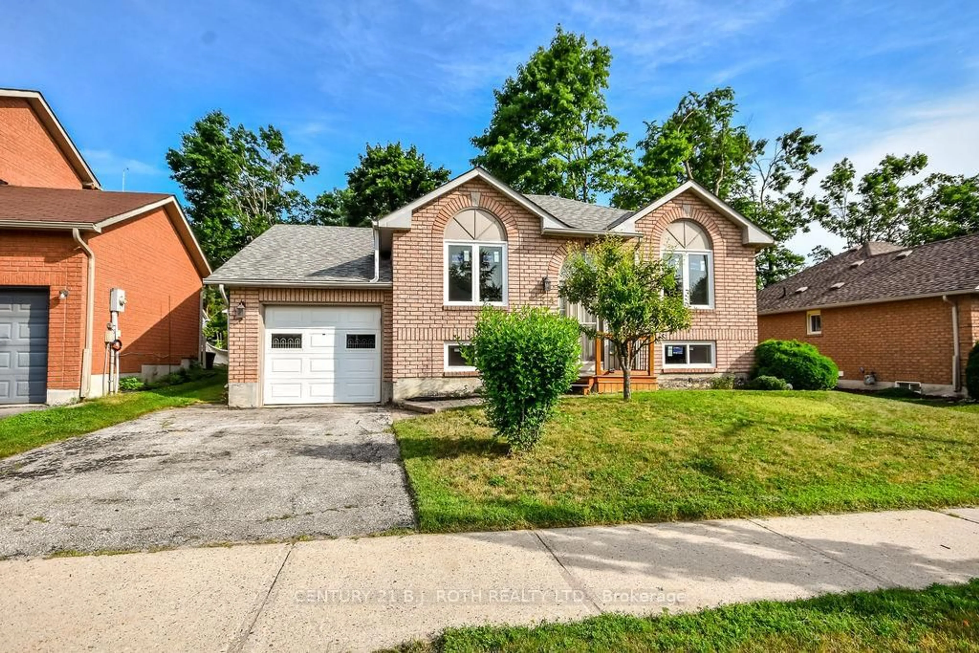 Home with brick exterior material, street for 34 ASHTON St, Orillia Ontario L3V 7V5