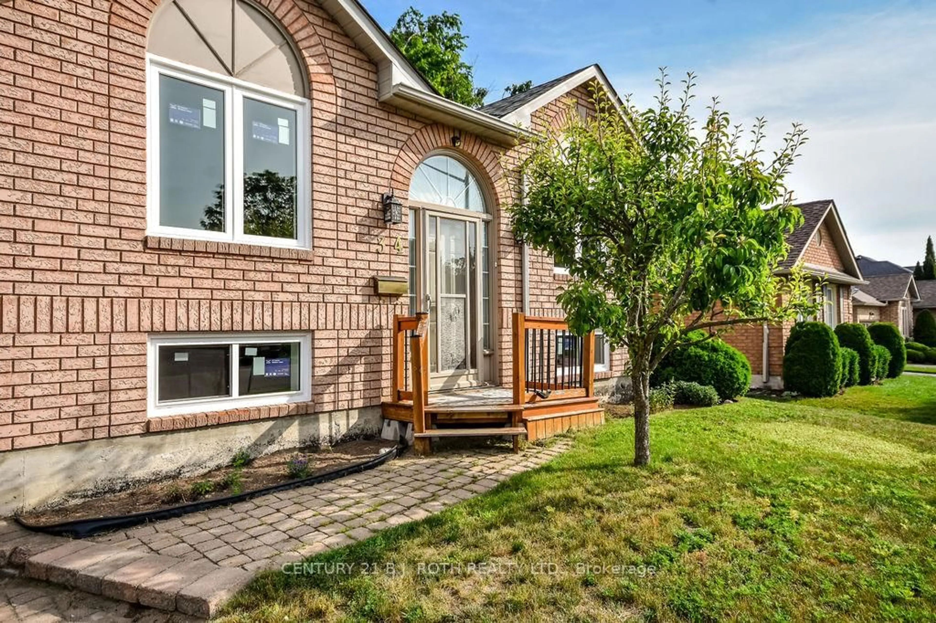 Home with brick exterior material, street for 34 ASHTON St, Orillia Ontario L3V 7V5