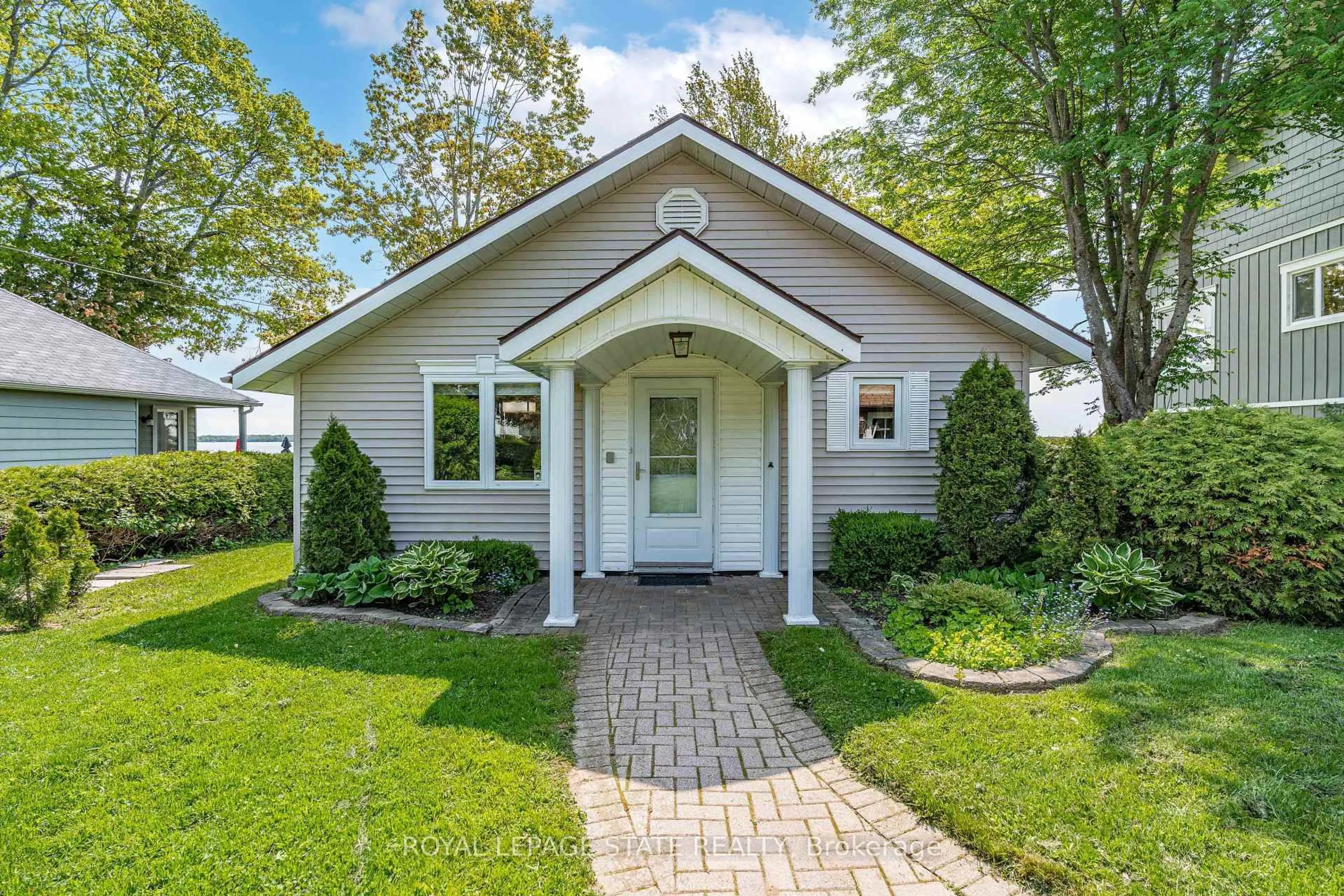 Home with vinyl exterior material, street for 2703 Lakeside Dr, Severn Ontario L0K 1G0
