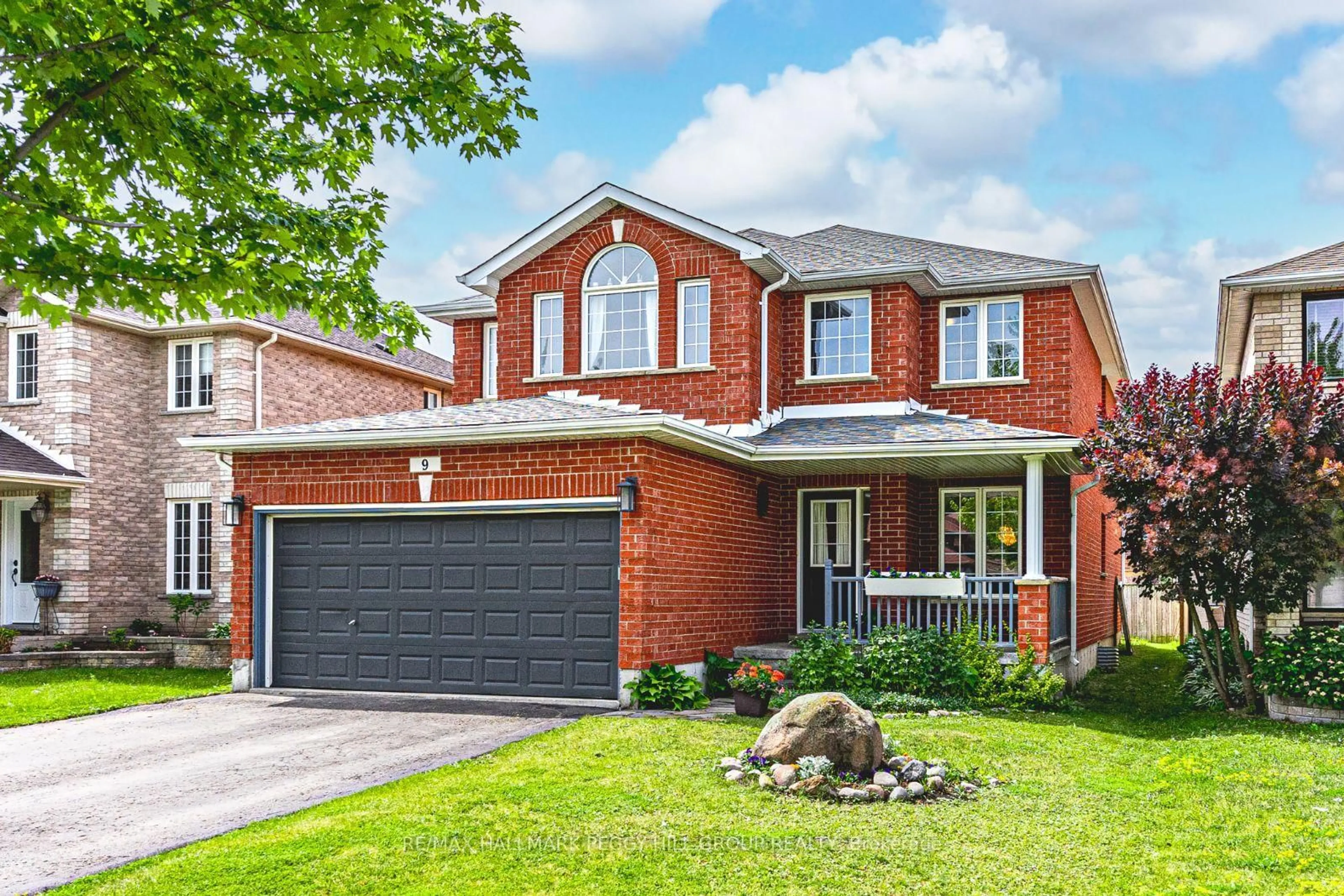 Home with brick exterior material, street for 9 Buggs Gate, Barrie Ontario L4M 7A9