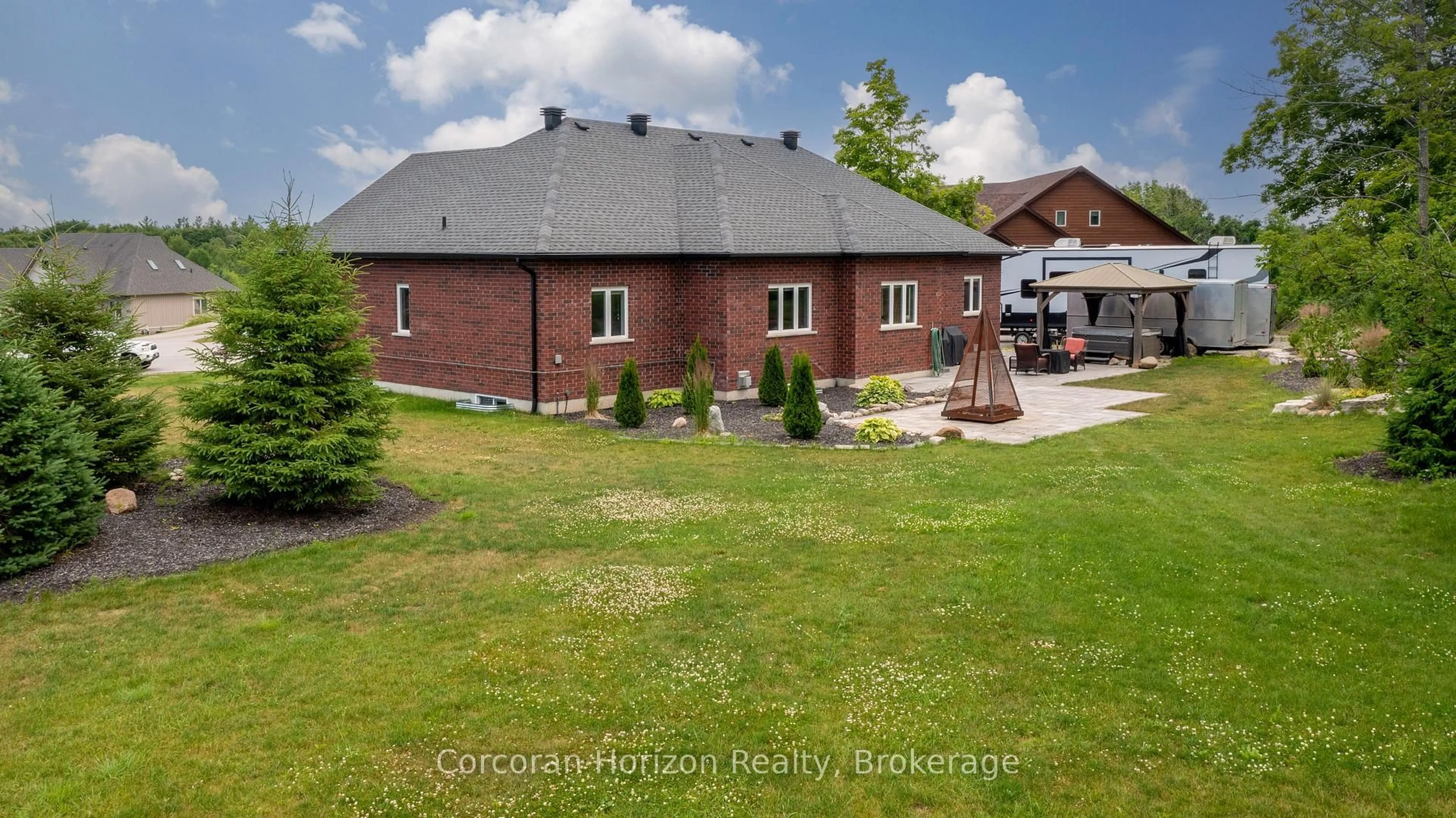 A pic from outside/outdoor area/front of a property/back of a property/a pic from drone, building for 12 REIDS Rdge, Oro-Medonte Ontario L0K 1N0