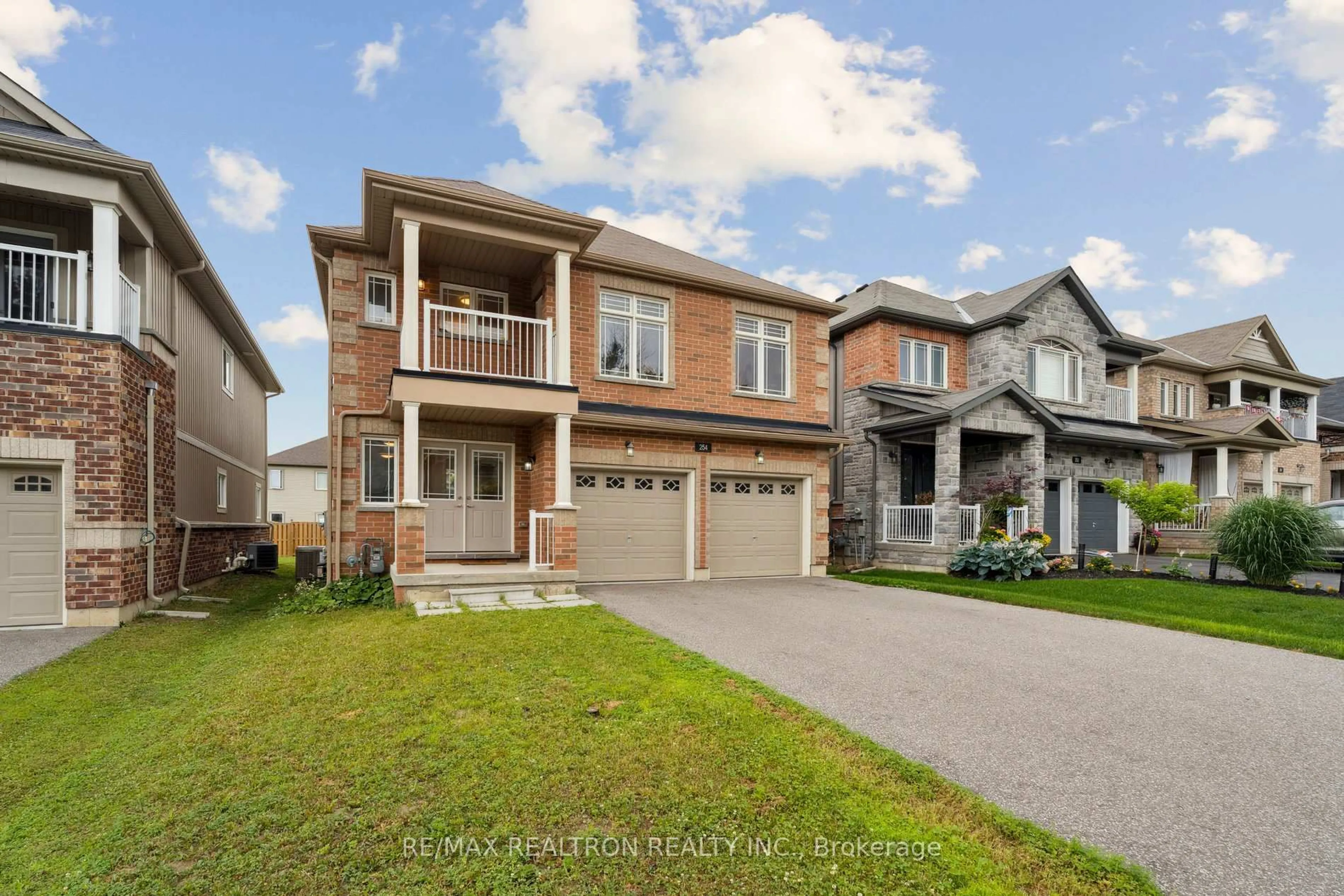 Home with brick exterior material, street for 254 Diana Dr, Orillia Ontario L3V 6H2