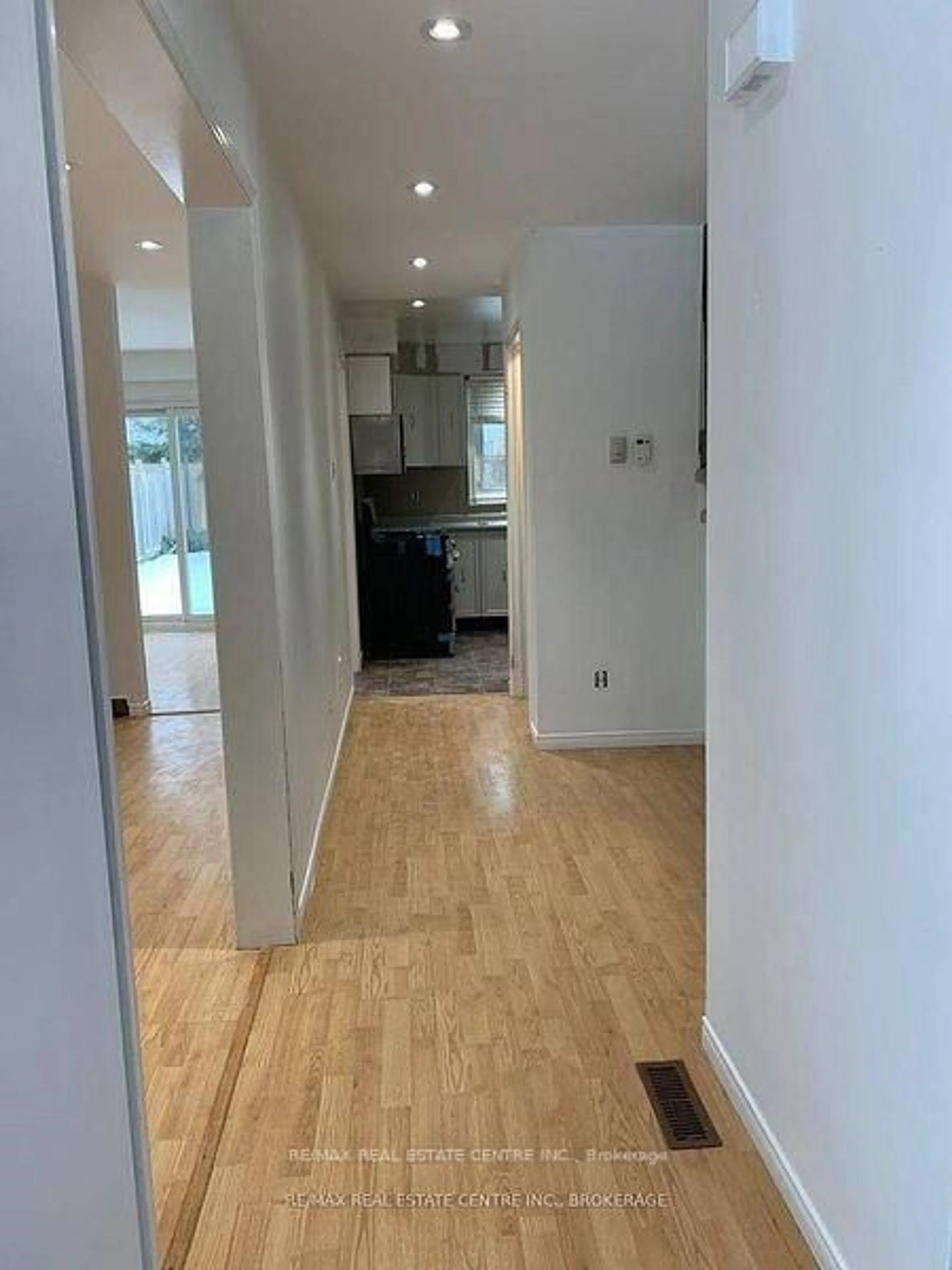 Unknown for 14 Lindsay Crt, Barrie Ontario L4M 6G5