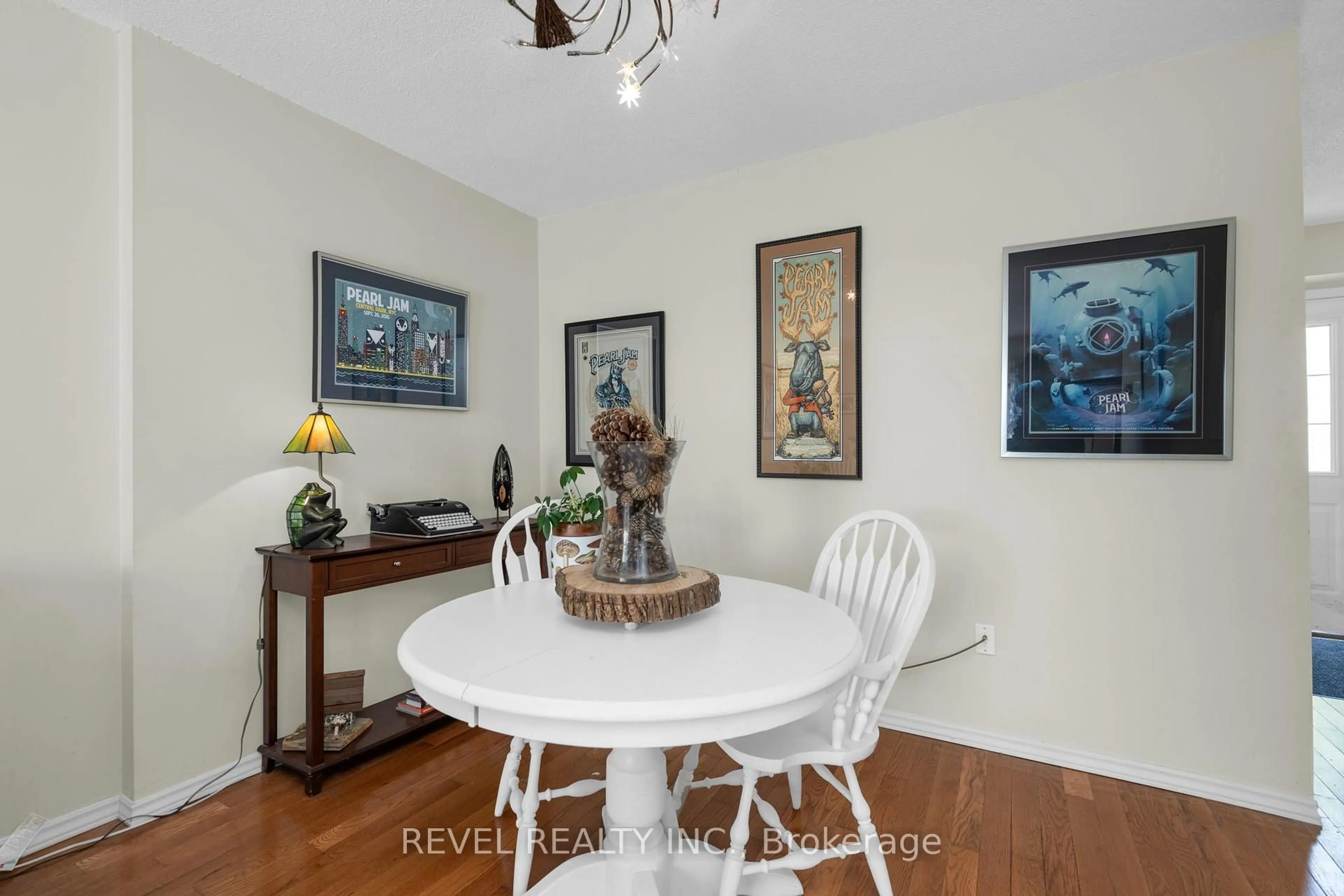 Dining room, unknown for 28 Donald St #68, Barrie Ontario L4N 4S6