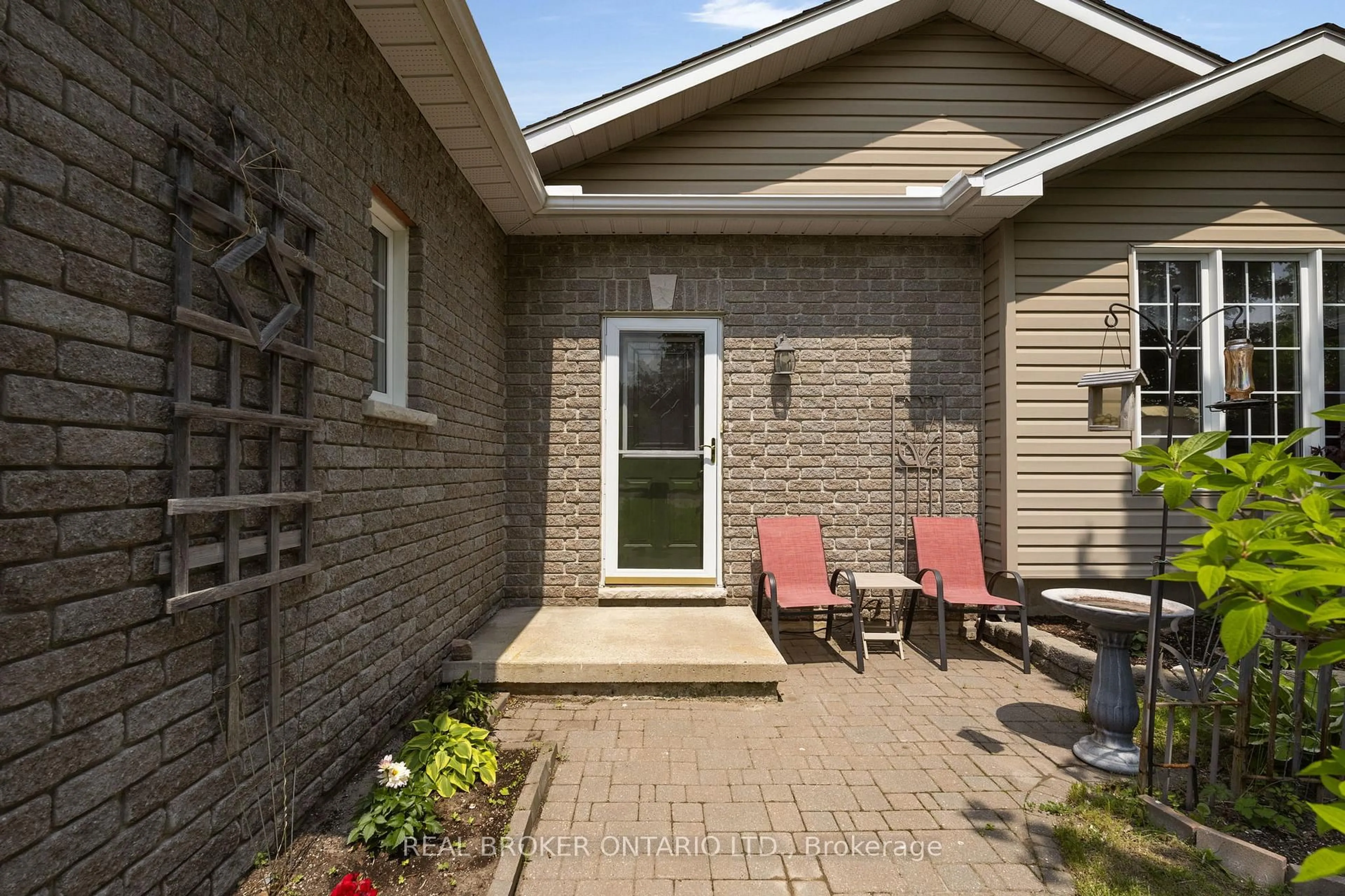 Patio, street for 30 Georgias Walk, Tay Ontario L0K 2A0