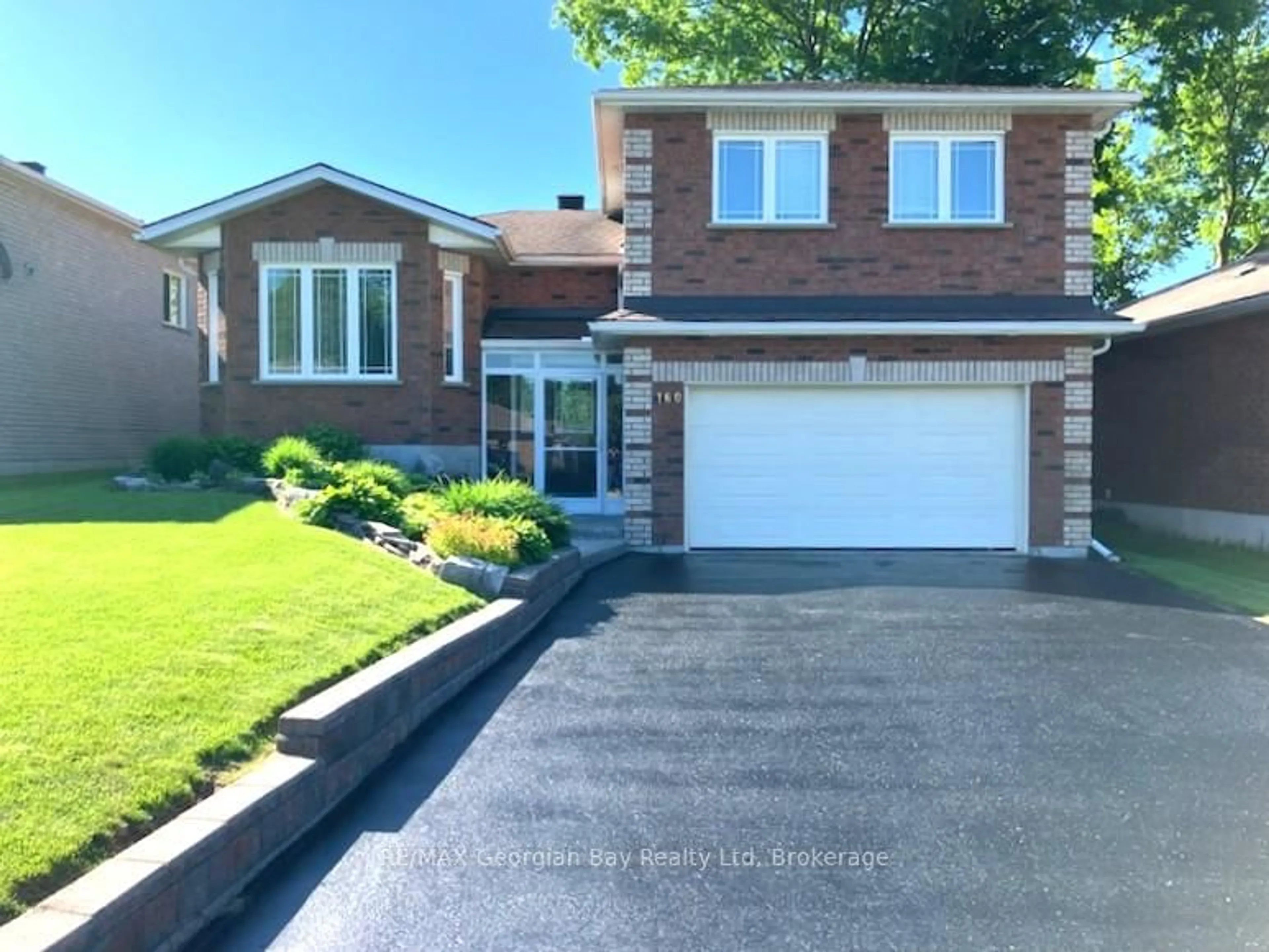 Home with brick exterior material, street for 160 GRIFFIN St, Midland Ontario L4R 5A7