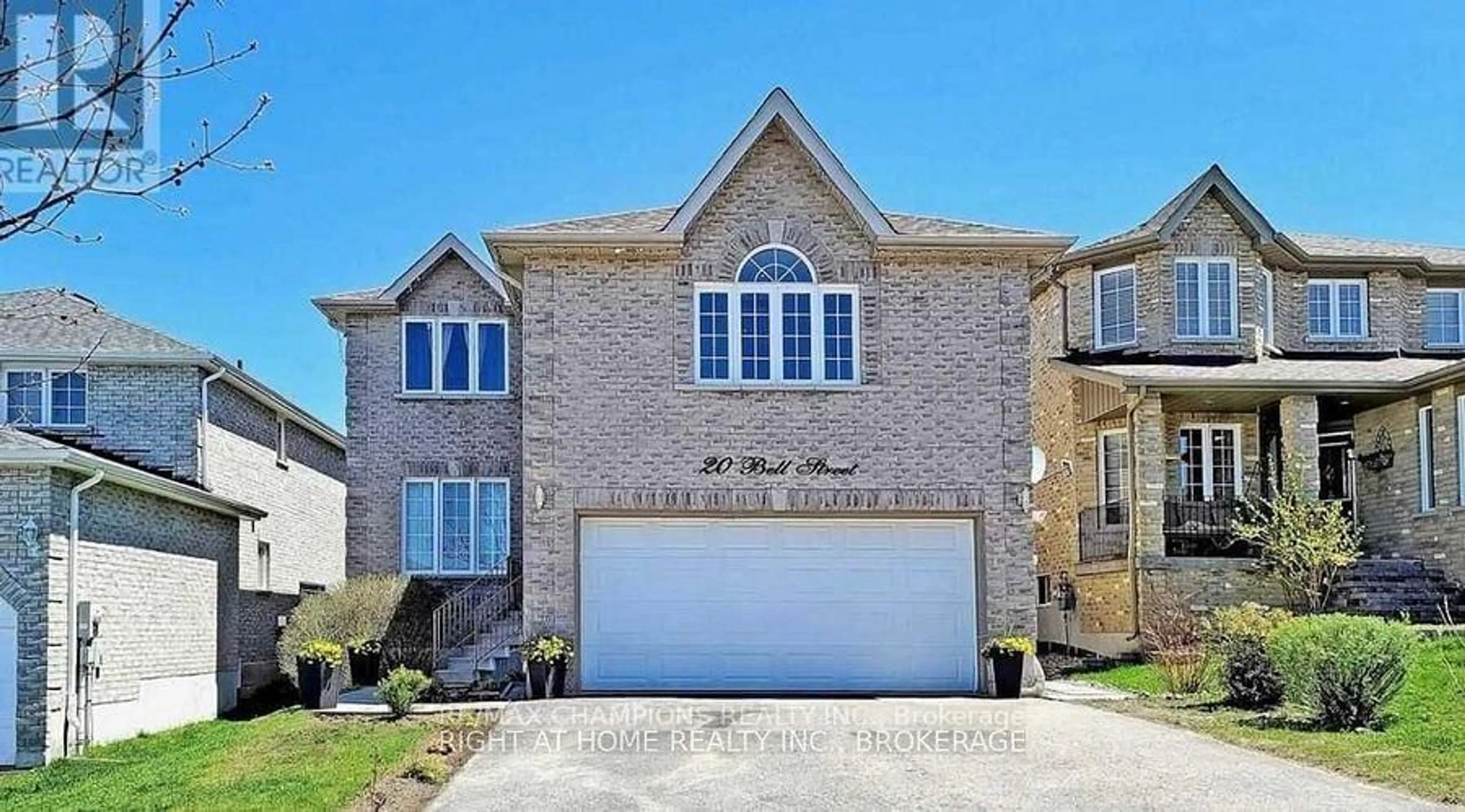 Home with brick exterior material, street for 20 Bell St, Barrie Ontario L4N 0J2