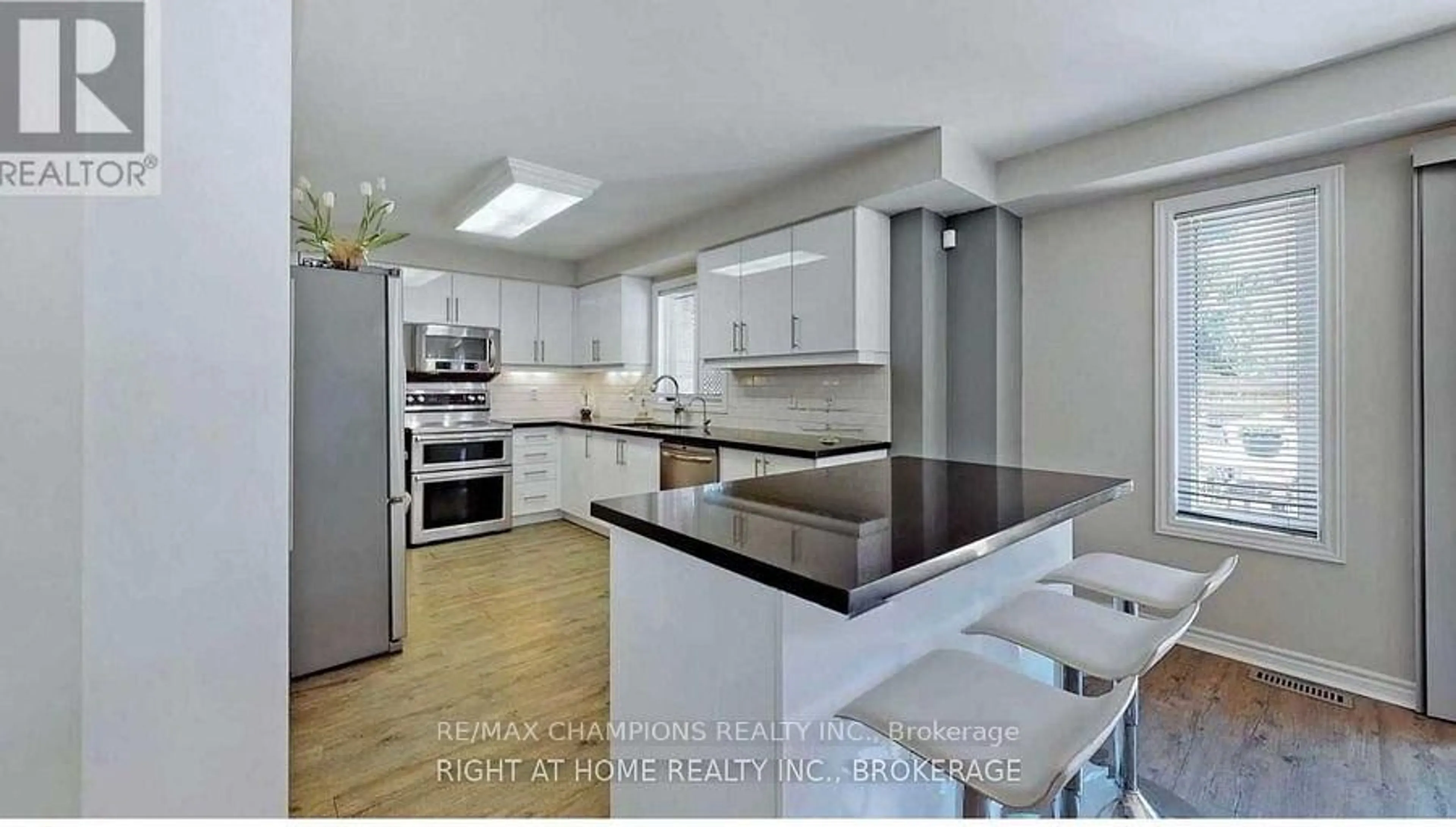 Open concept kitchen, ceramic/tile floor for 20 Bell St, Barrie Ontario L4N 0J2