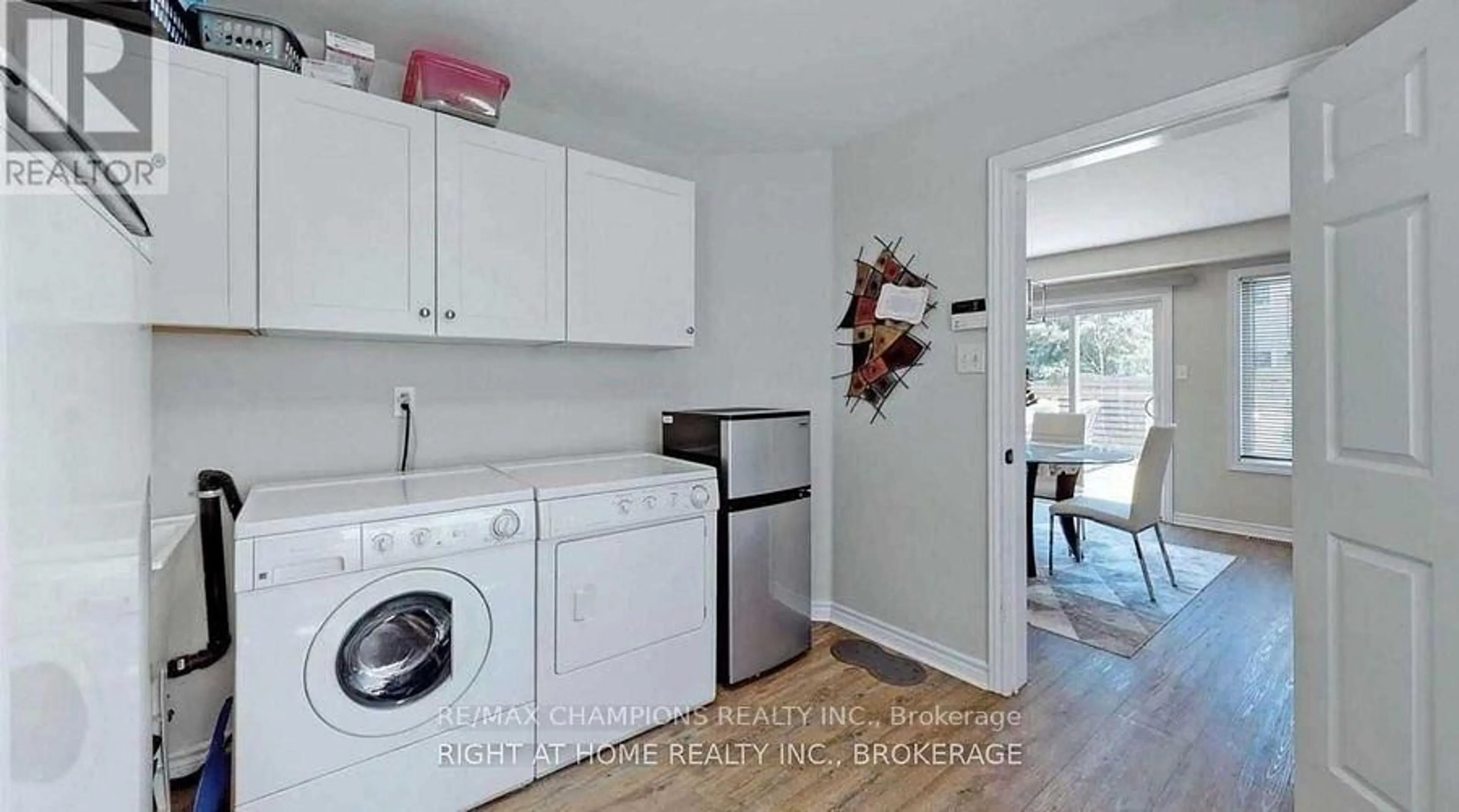 Laundry room for 20 Bell St, Barrie Ontario L4N 0J2